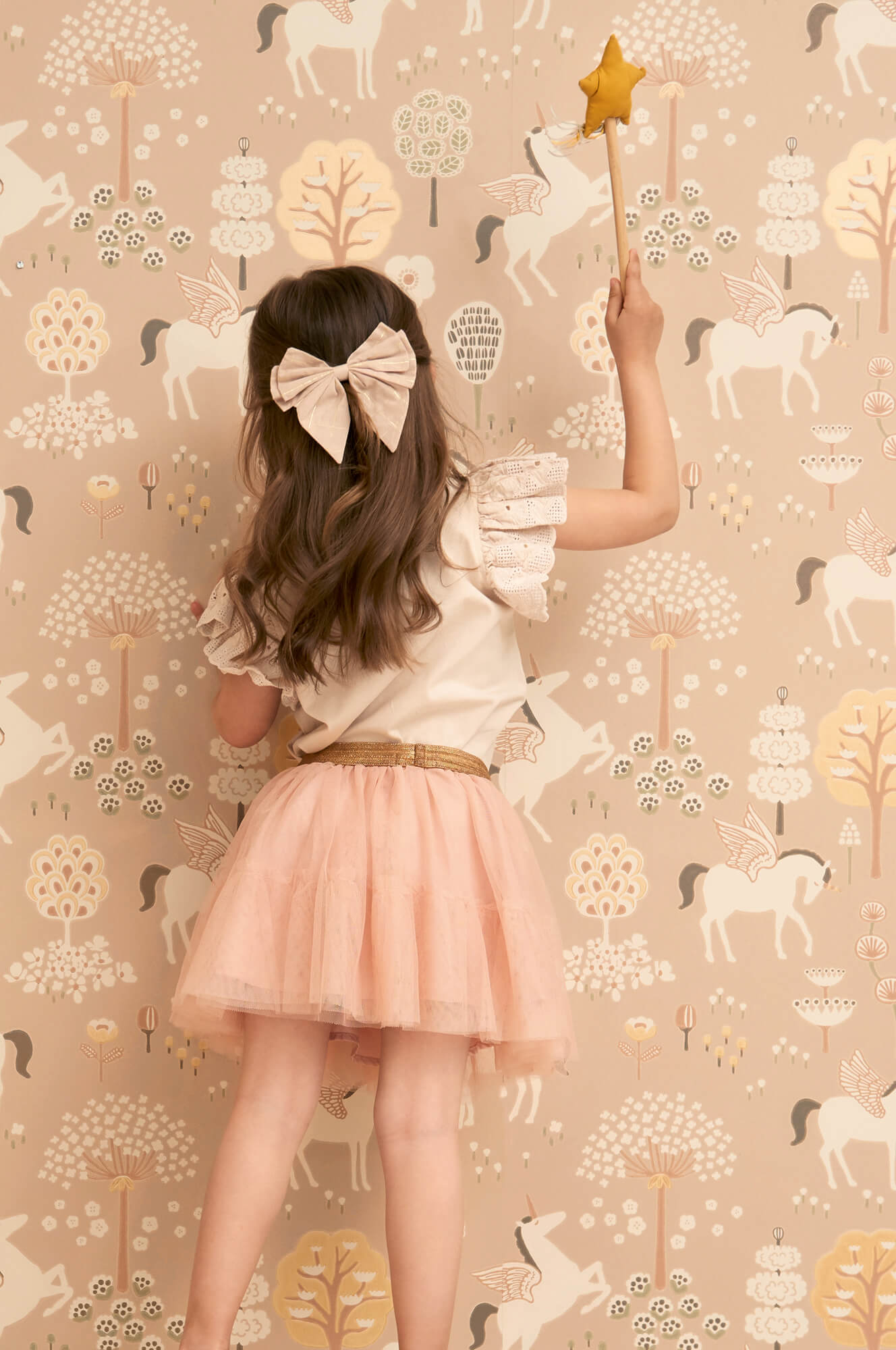 True Unicorn Wallpaper in Old Pink