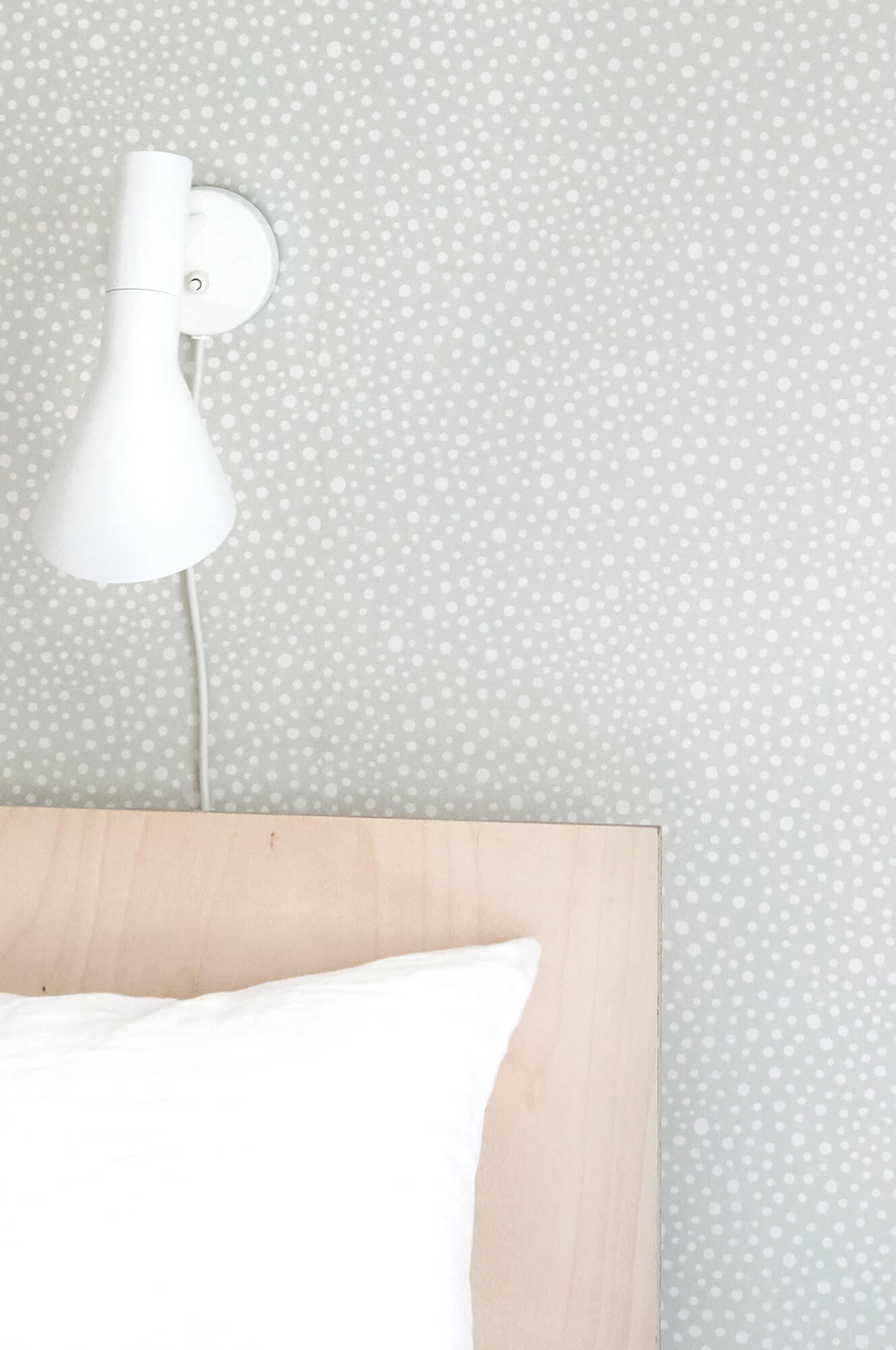 Dots Grey Wallpaper by Majvillan