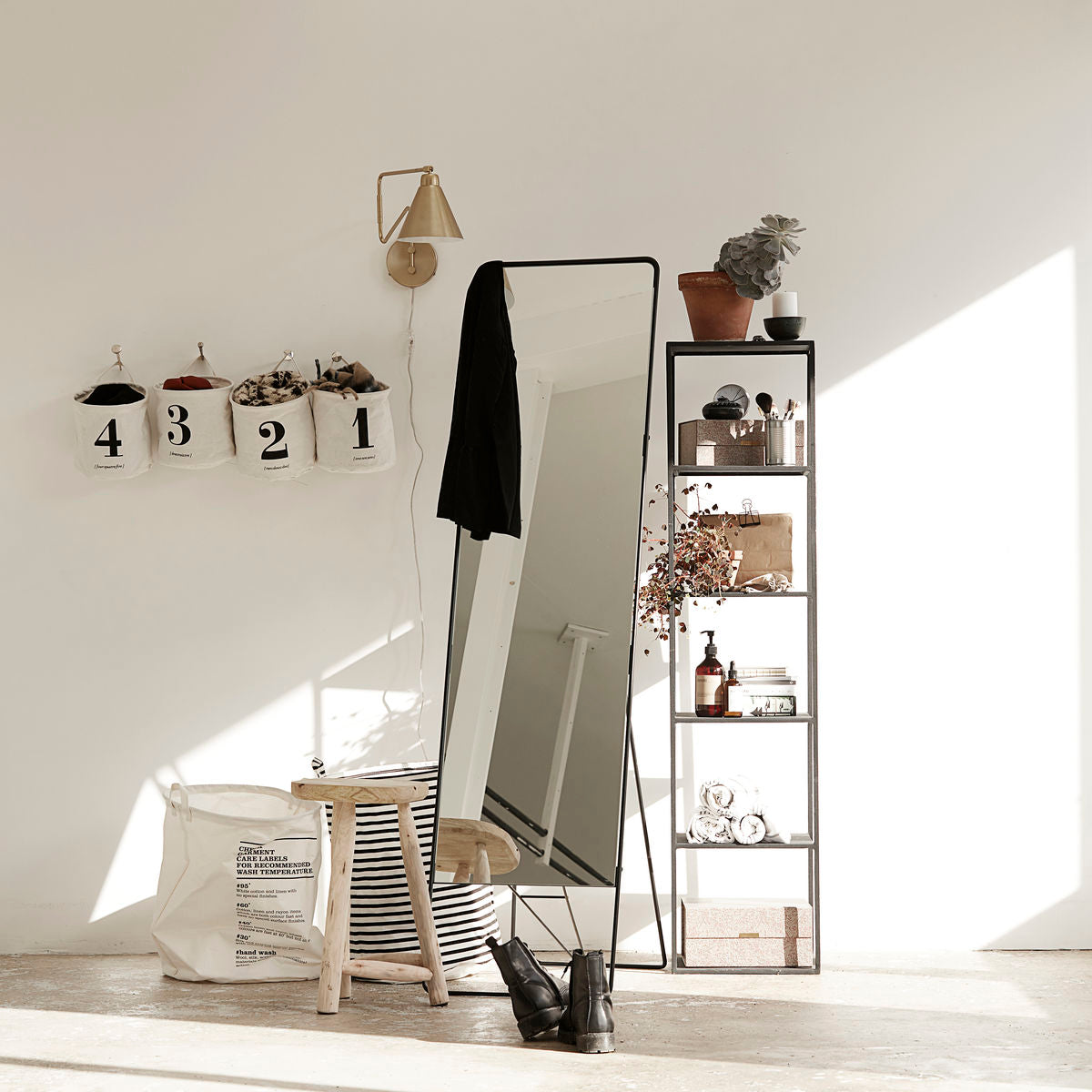 chic floor mirror black 2