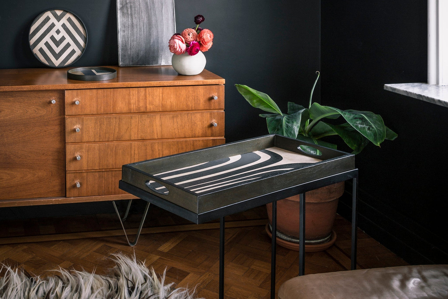 graphite curves wooden tray by ethnicraft 3