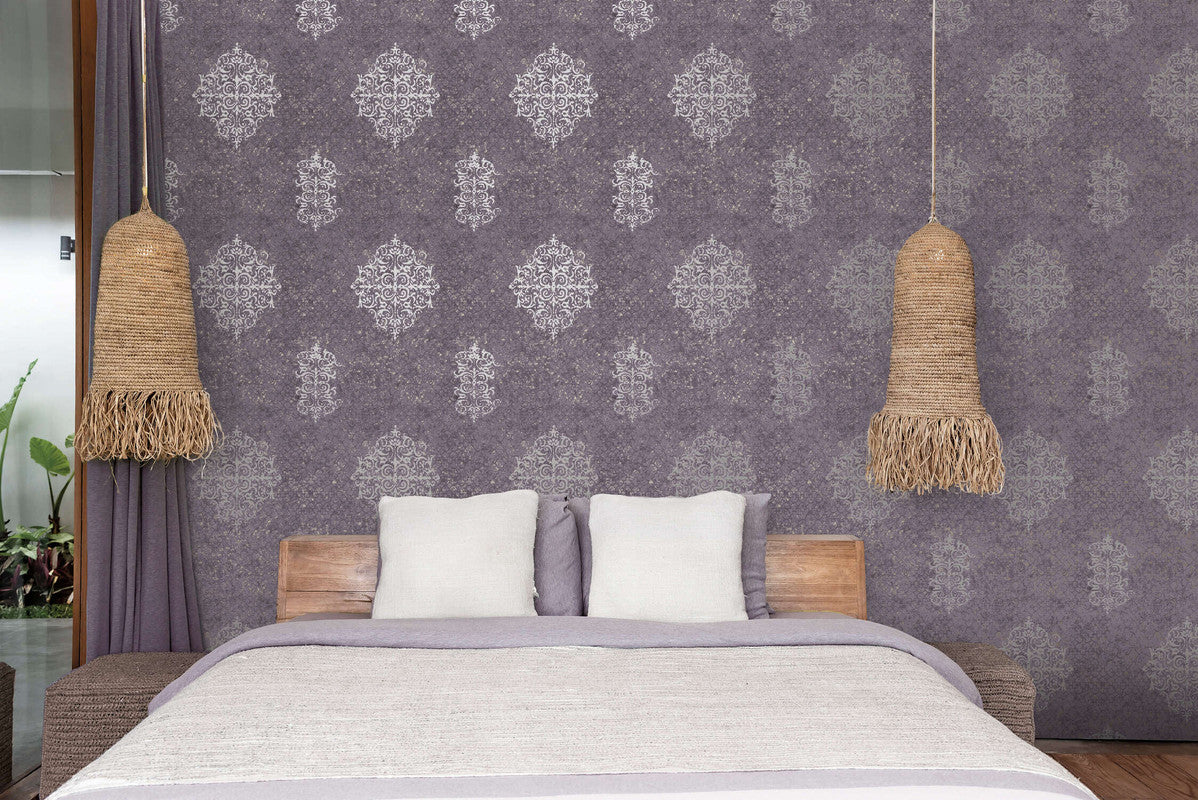 Damask Mottled Wallpaper in Silver Grey/Lilac