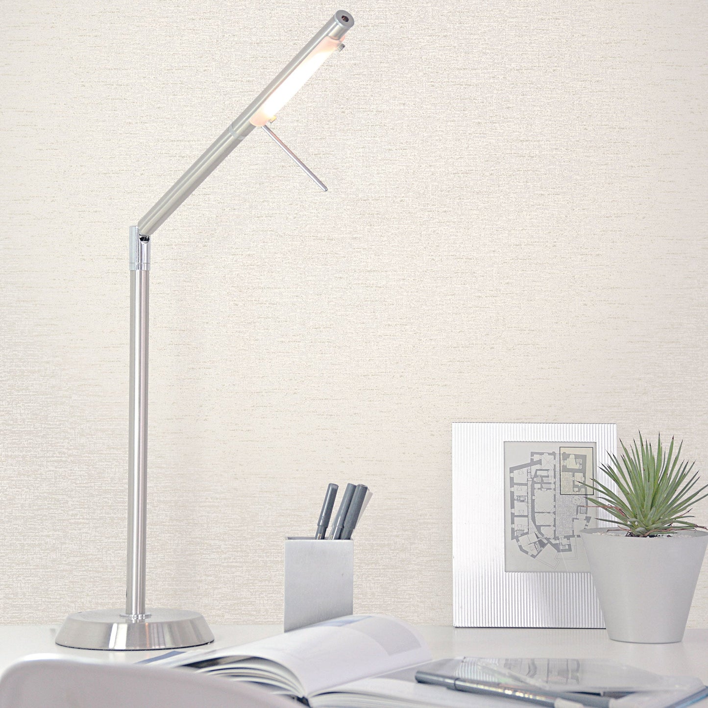 Mottled Metallic Plain Cream from the Emporium Collection by Galerie Wallcoverings