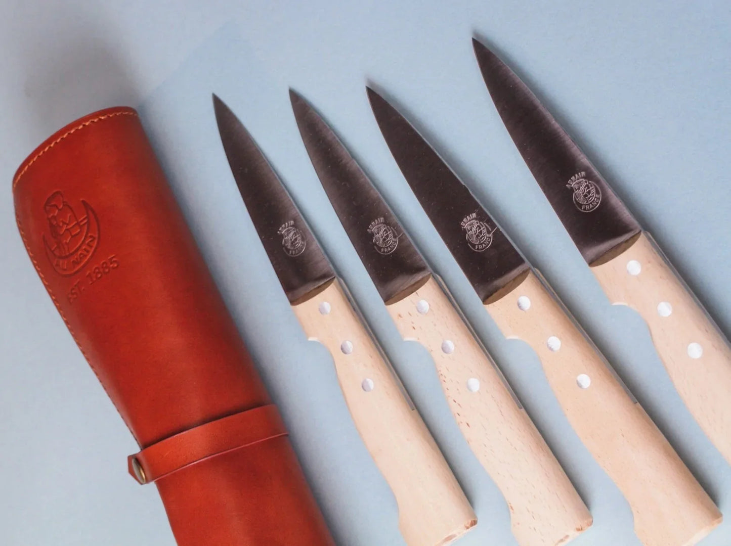 au nain boucher set of 4 beech wood steak knives with leather pouch 4
