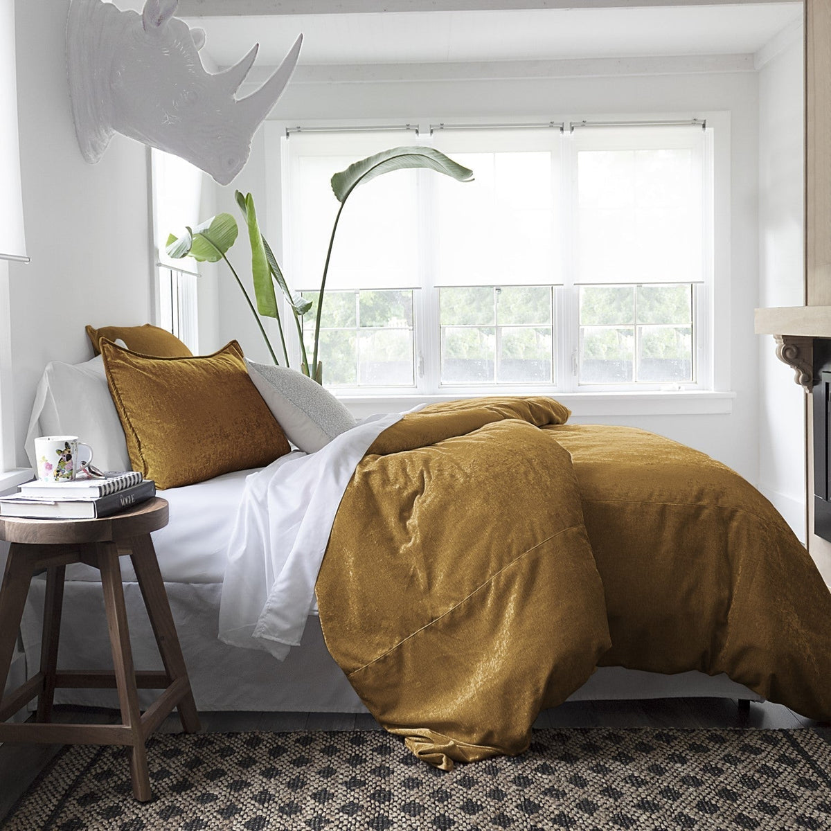 Juno Velvet Gold Bedding 6