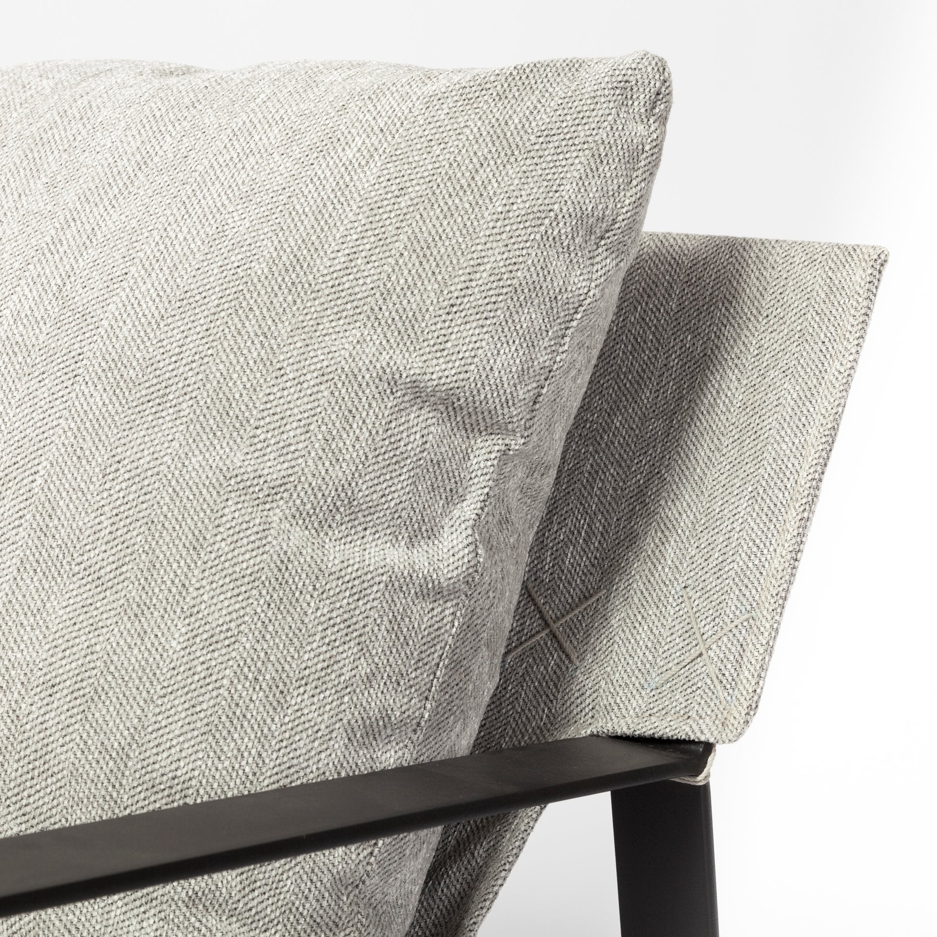 Guilia Accent Chair Mercana Mer 69003 11