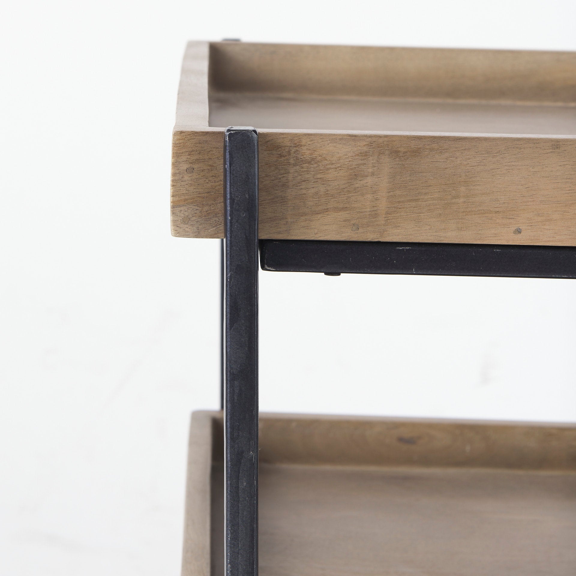 Trey Accent Table Mercana Mer 68219 5