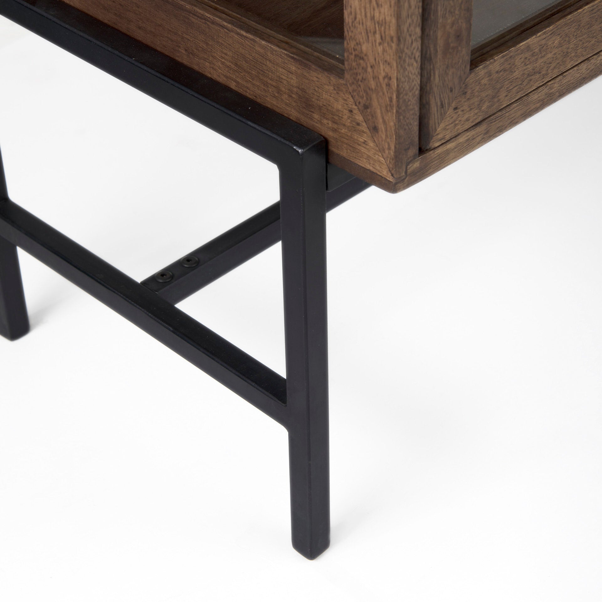 Arelius Accent Cabinet Mercana Mer 69226 42