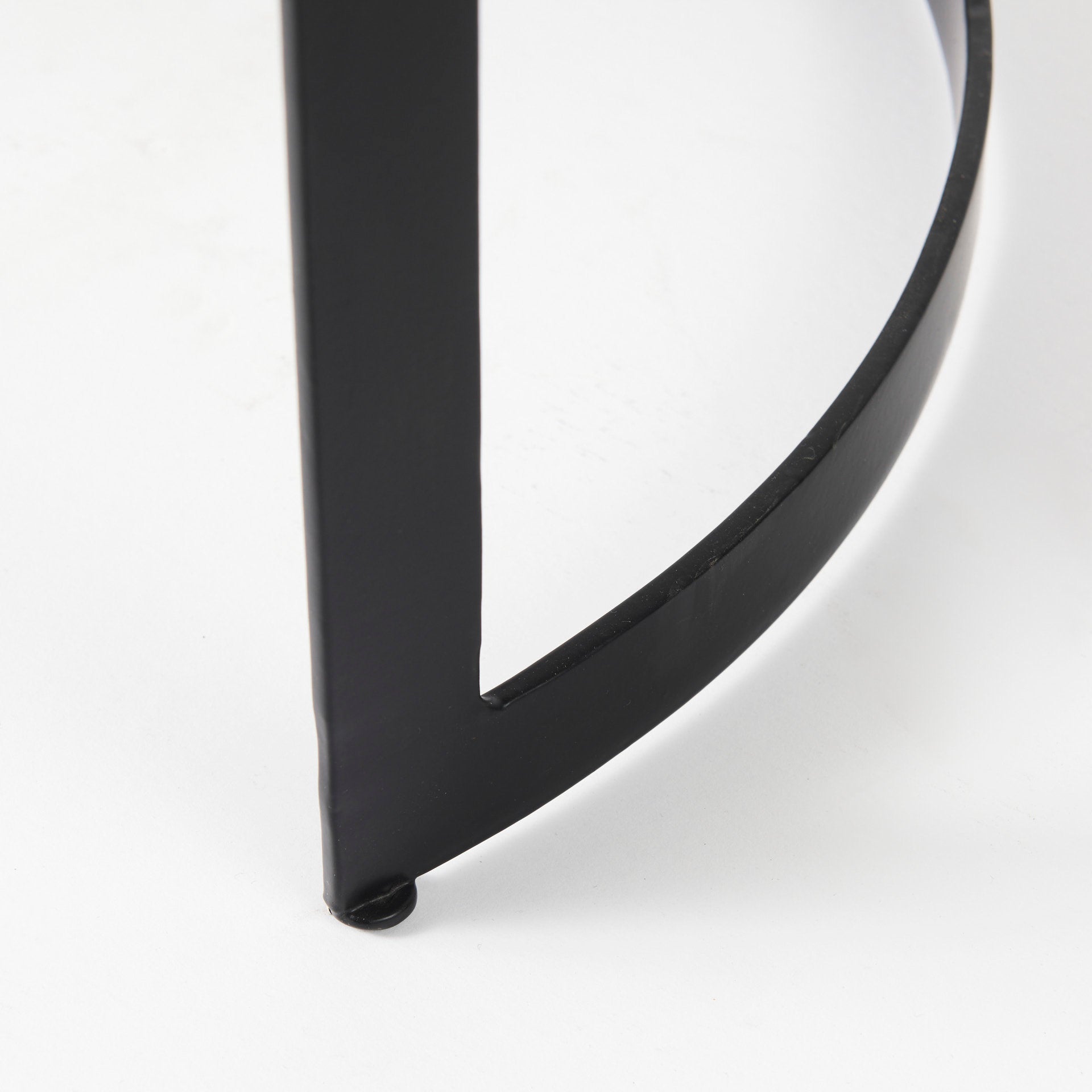 Aisley Accent Table Mercana Mer 69283 10