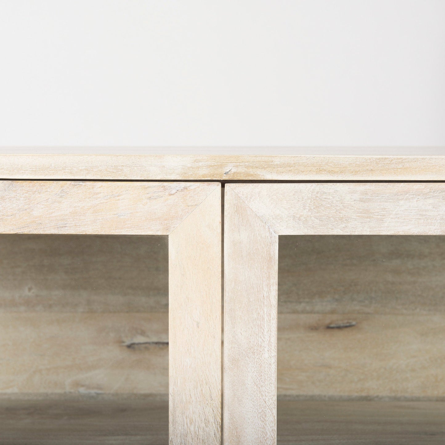Arelius Accent Cabinet Mercana Mer 69226 28