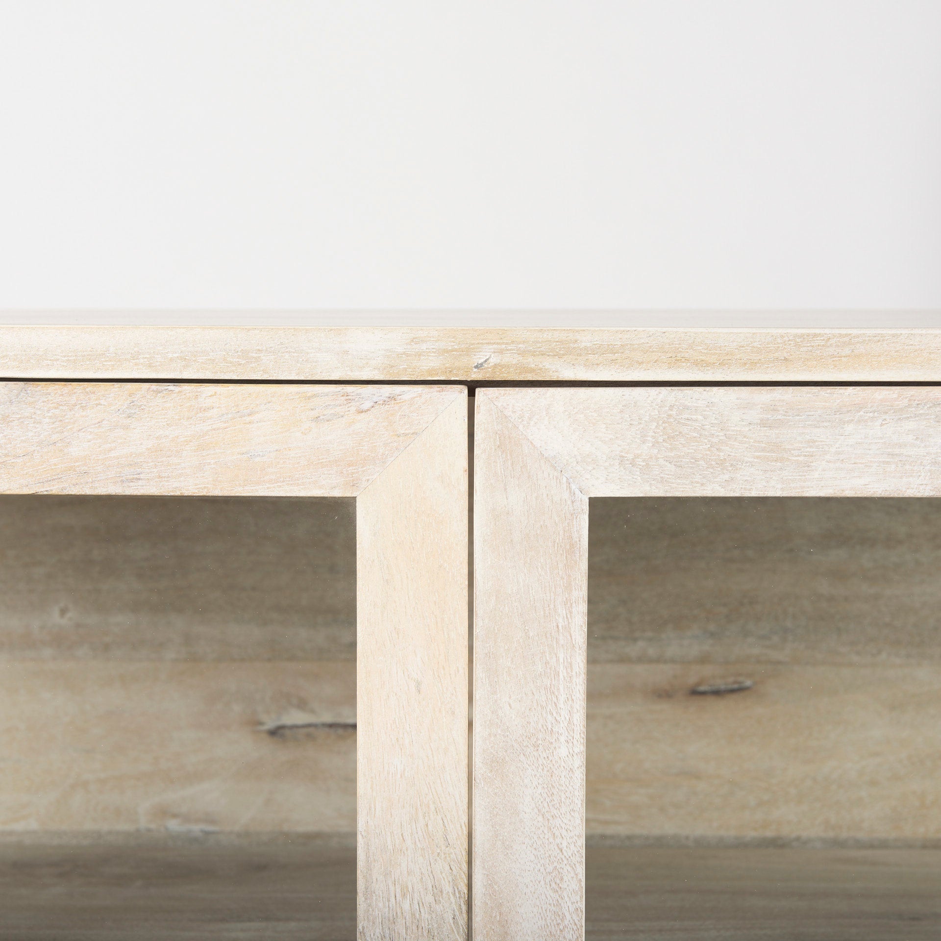 Arelius Accent Cabinet Mercana Mer 69226 28