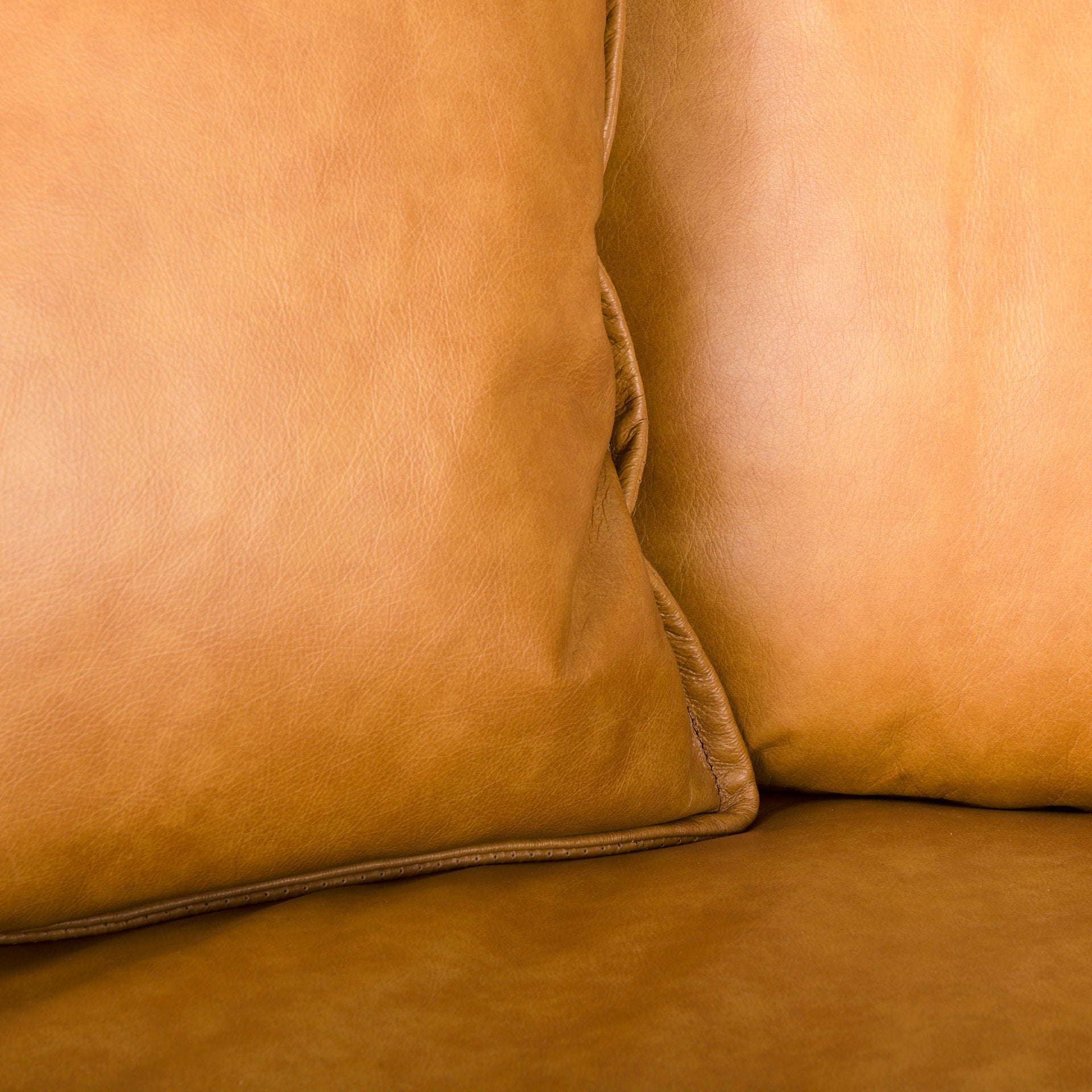 Darcy Sofa Mercana Mer 69646 Ab 15