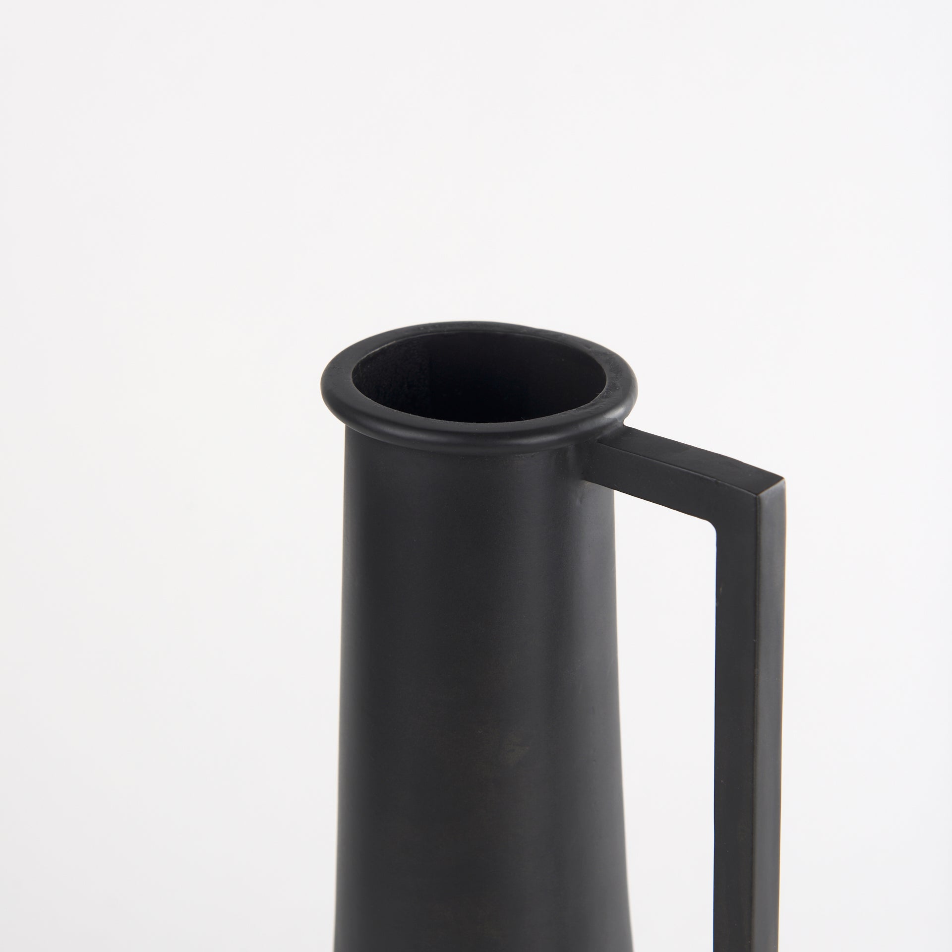 Aubrey Black Jug Vase Mercana Mer 69857 24