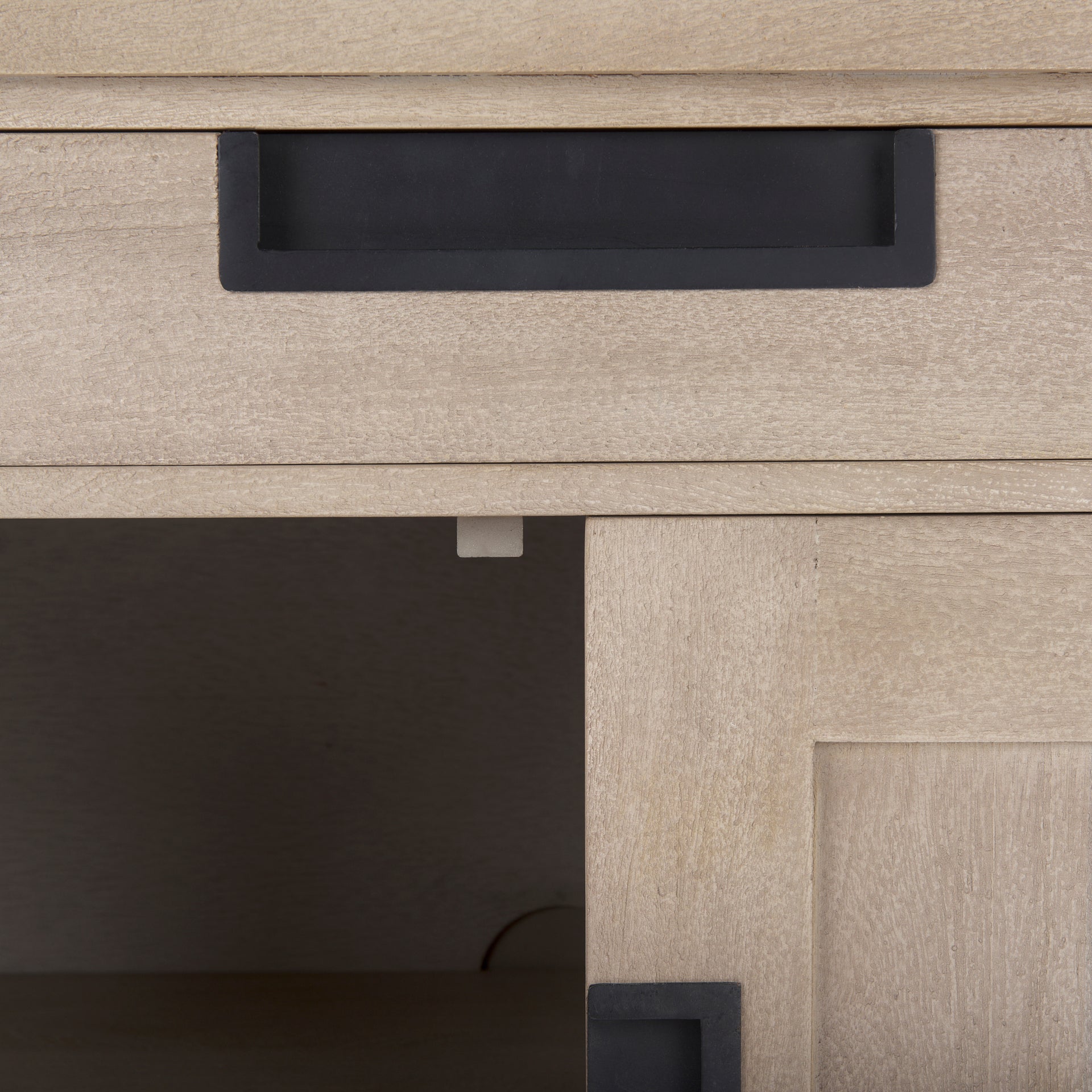 Braxton Accent Cabinet Mercana Mer 69931 17