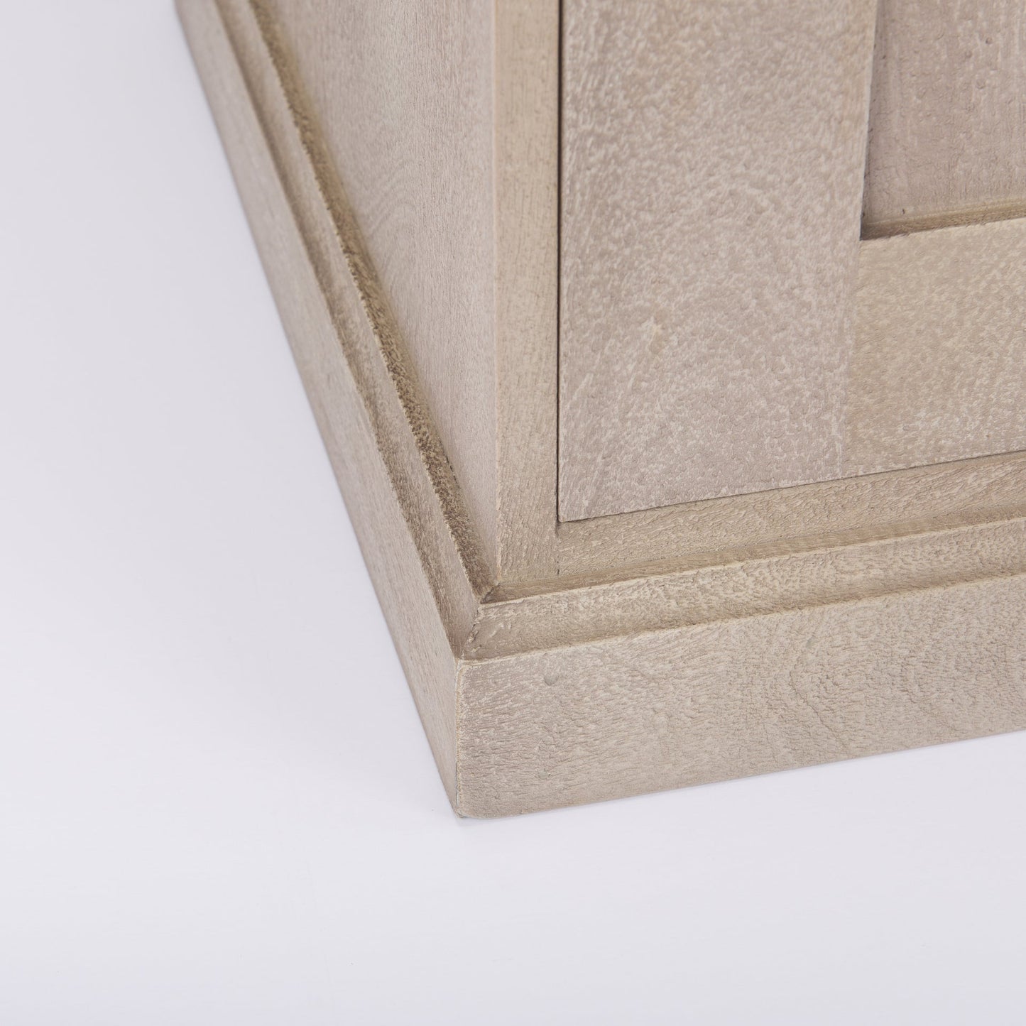 Braxton Accent Cabinet Mercana Mer 69931 19