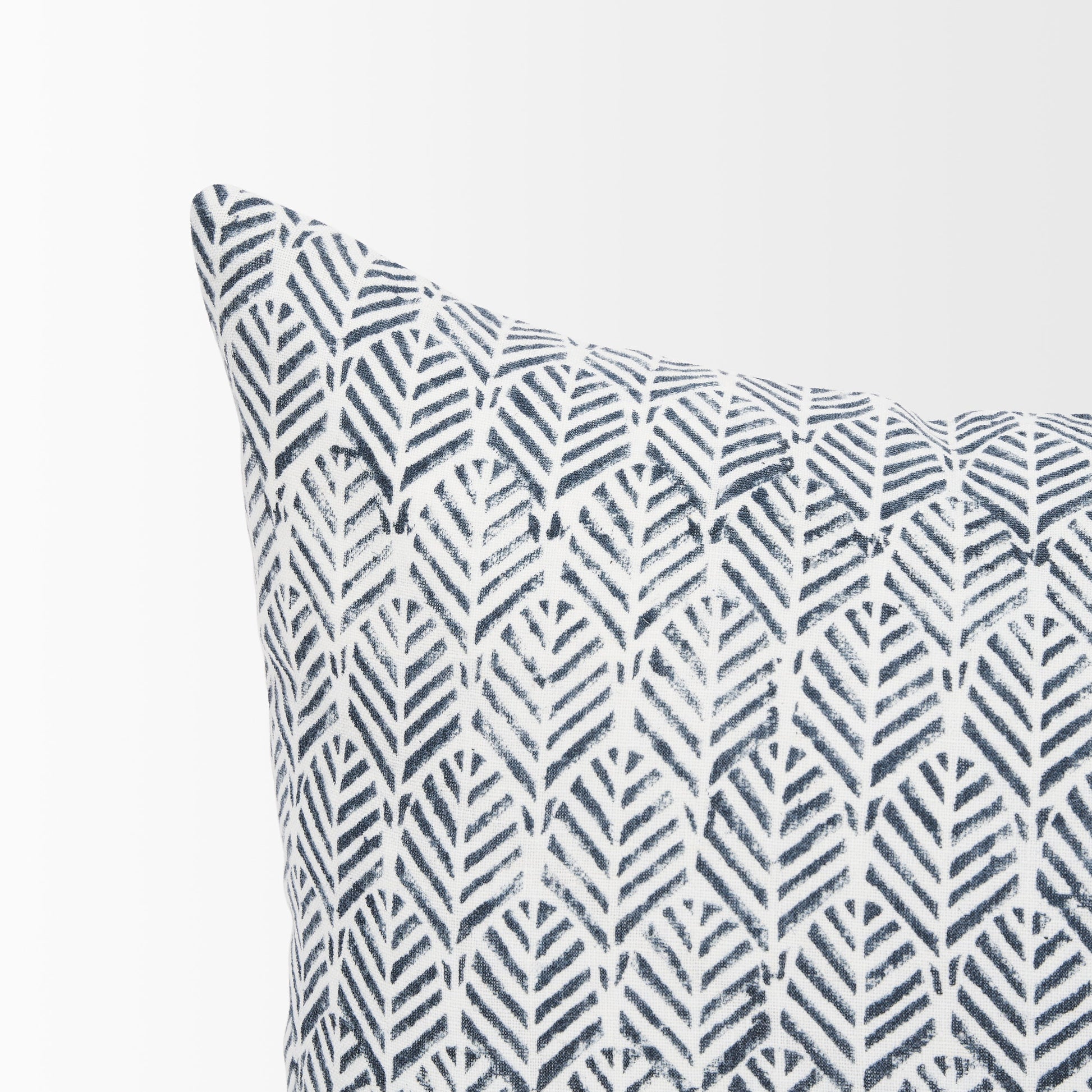 Jenelle Pillow Cover Mercana Mer 70320 9