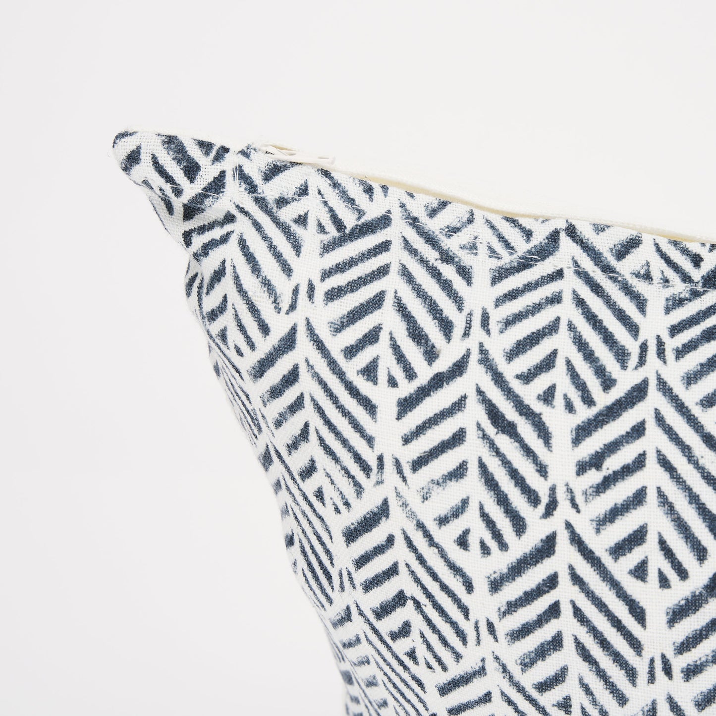 Jenelle Pillow Cover Mercana Mer 70320 11