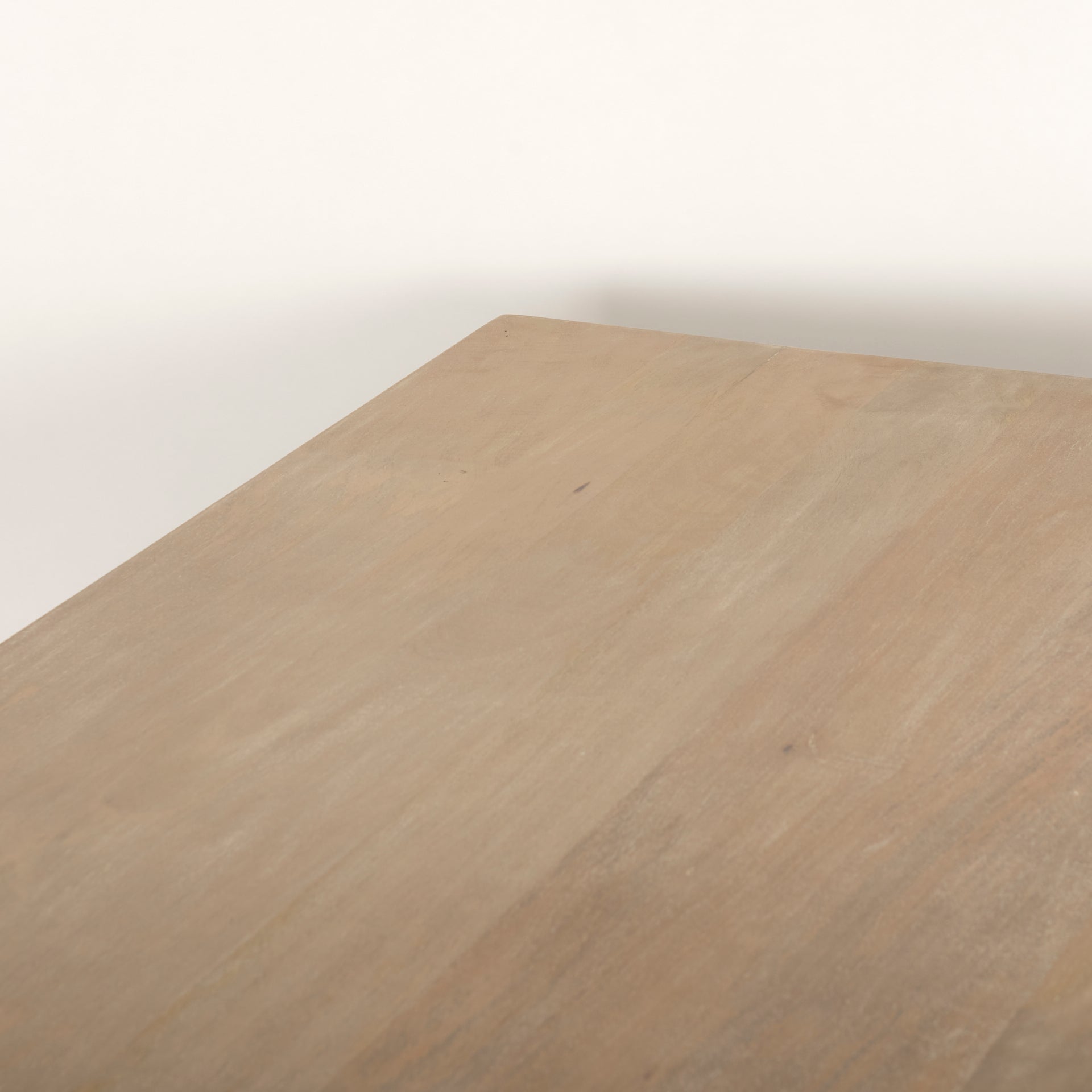 Grier Dining Table Mercana Mer 69905 11