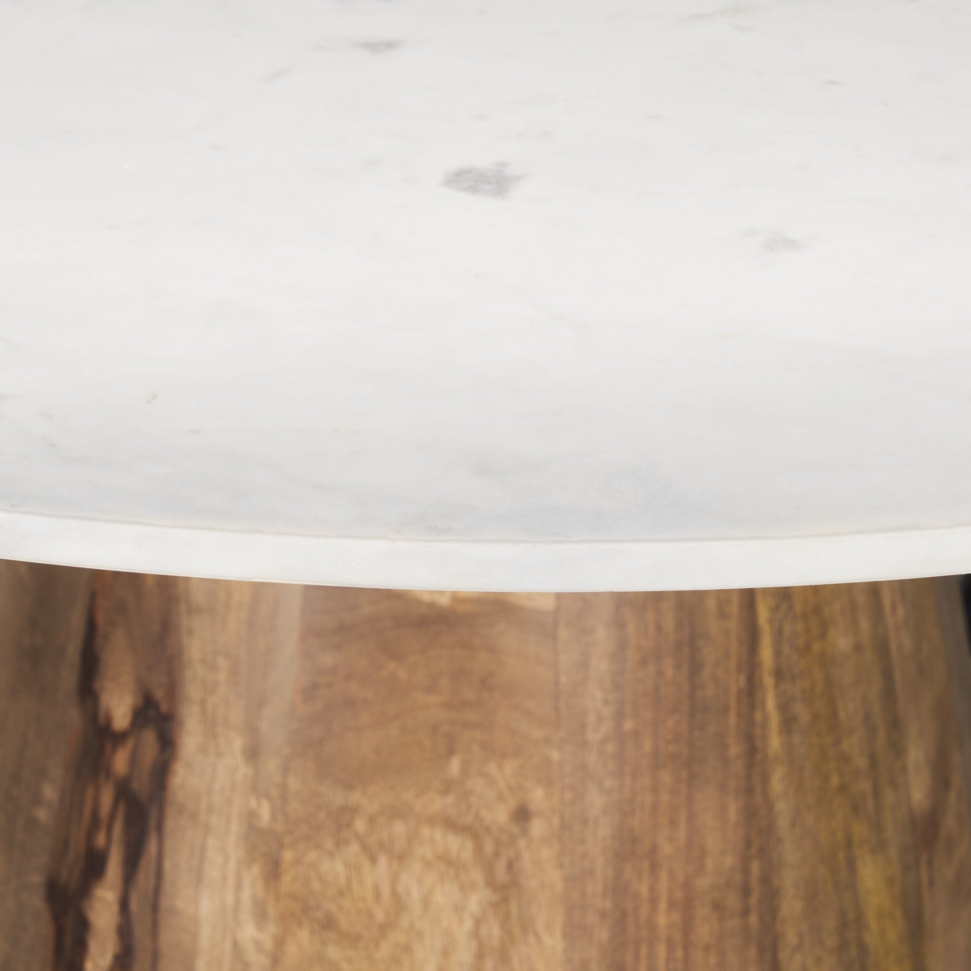 Allyson Dining Table Mercana Mer 70564 Ab 18