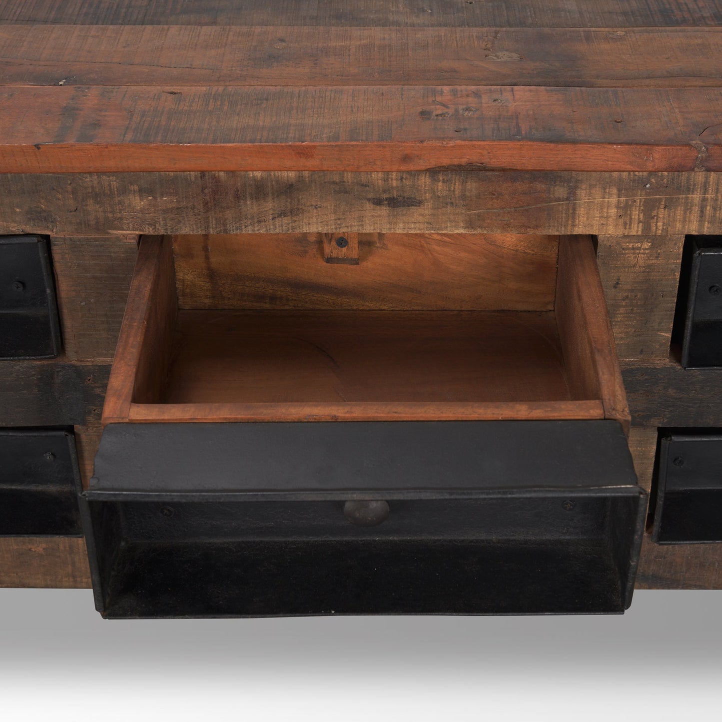 Wilton Coffee Table Mercana Mer 70496 9