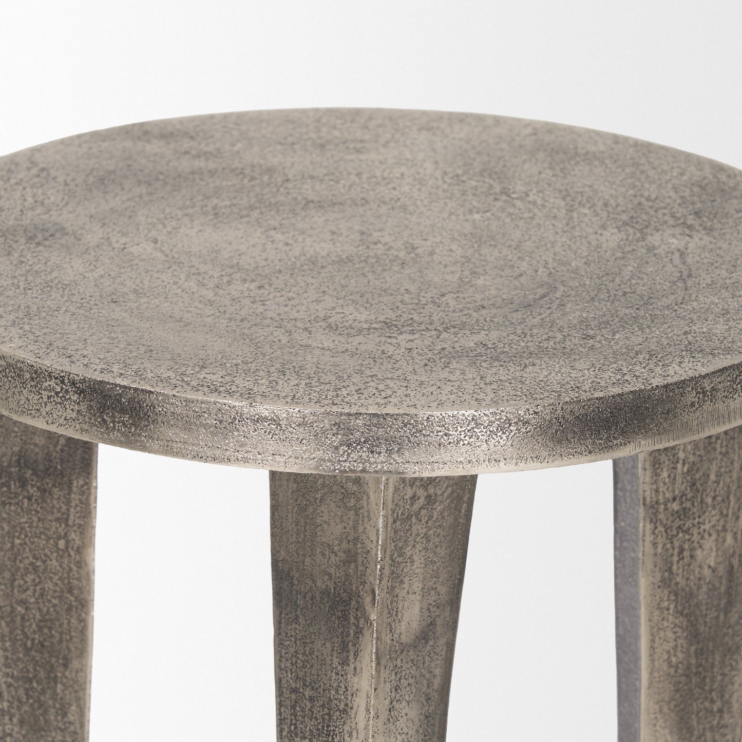 Maggie Accent Table Mercana Mer 70618 4