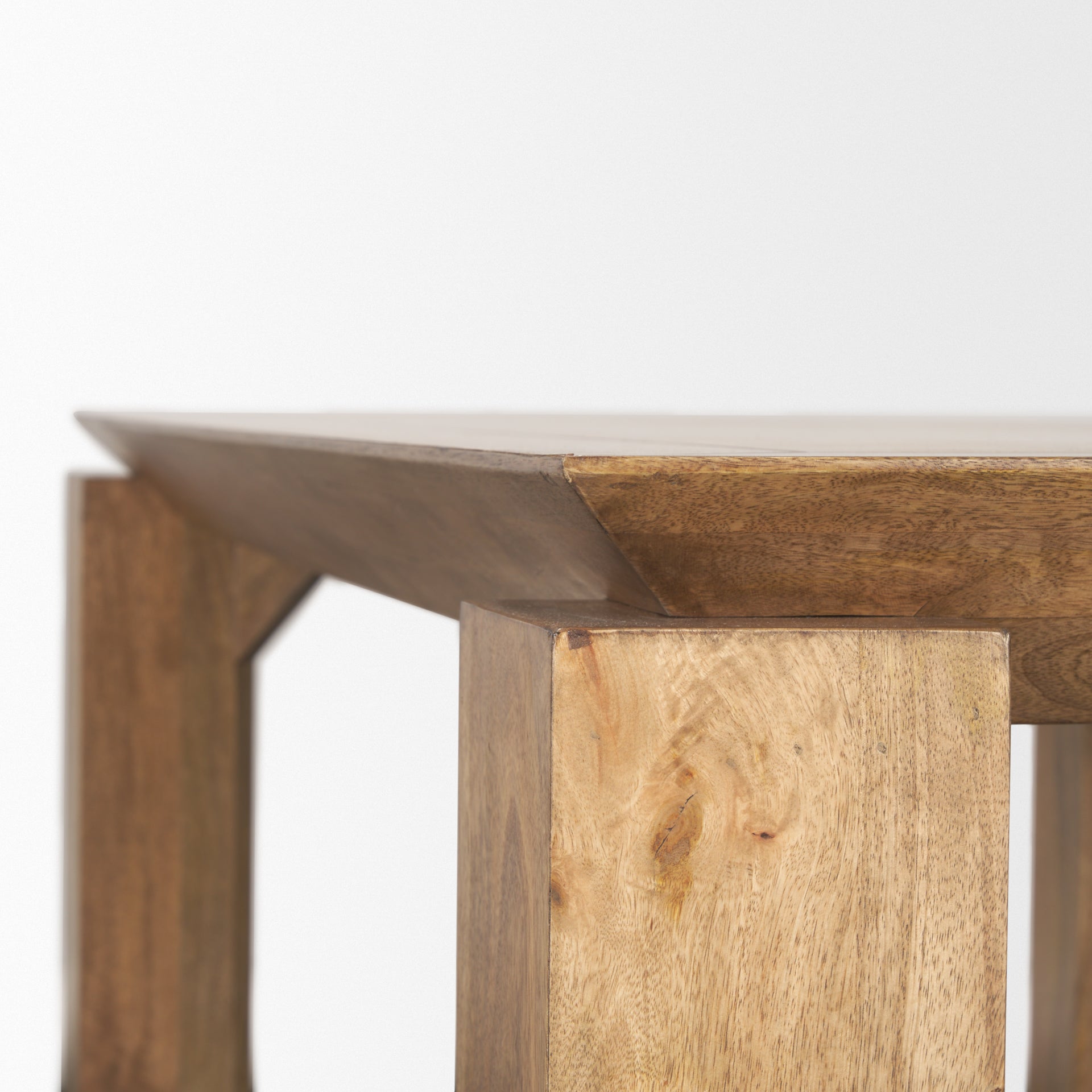 Sapphira Dining Table Mercana Mer 70776 Ab 6