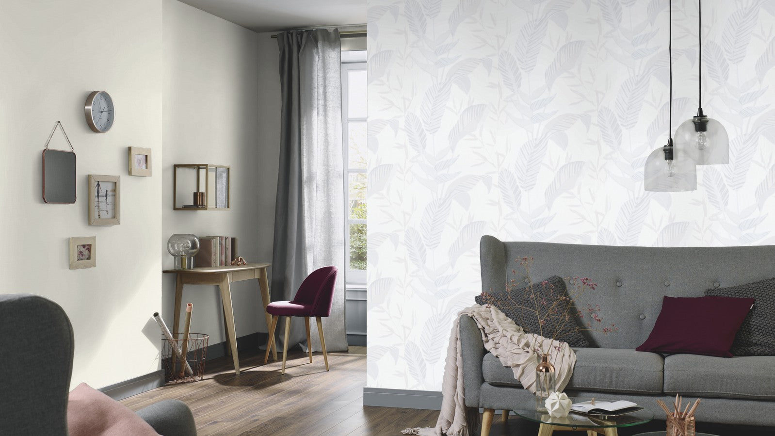 Elle Decoration Floral Wallpaper in White