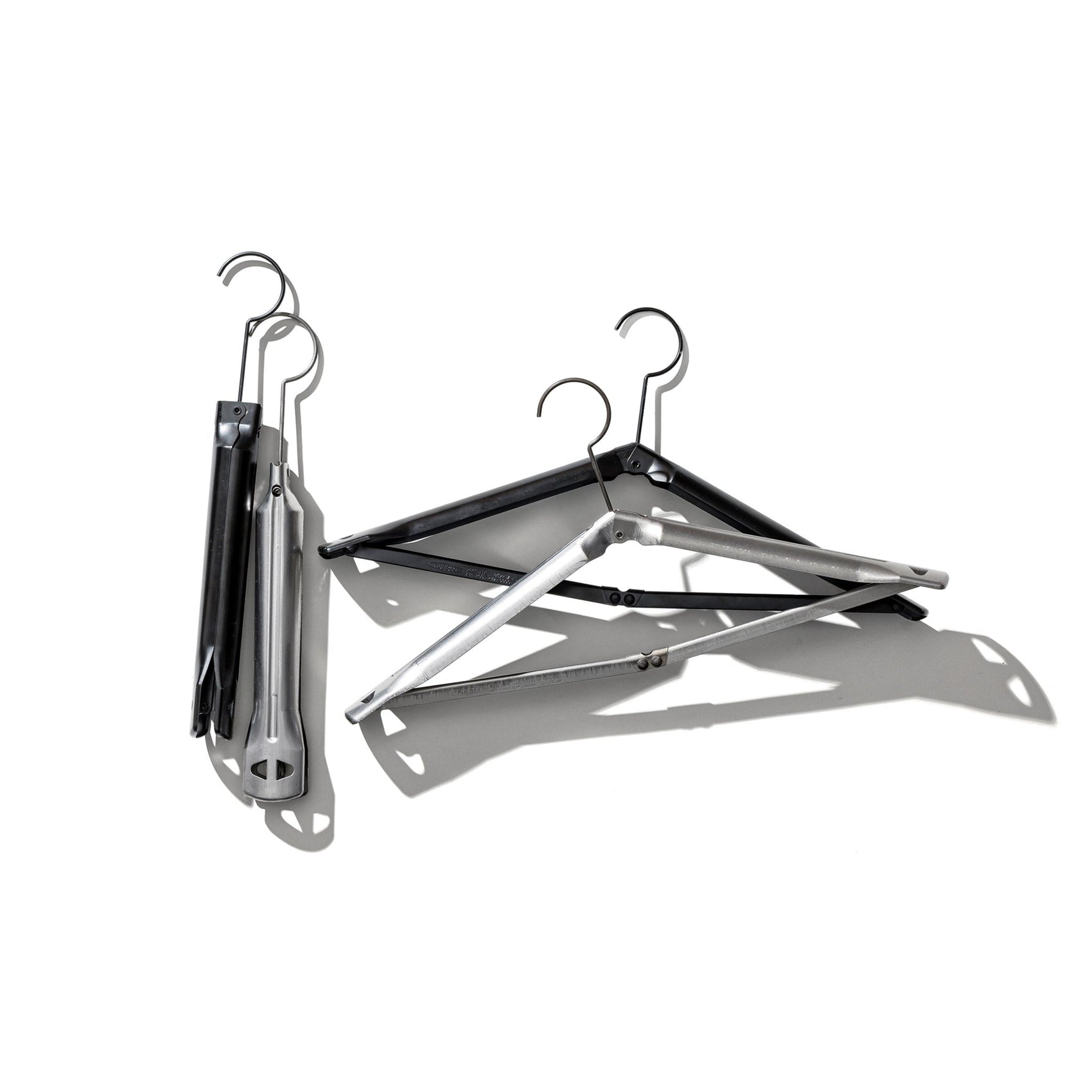 folding hanger 1