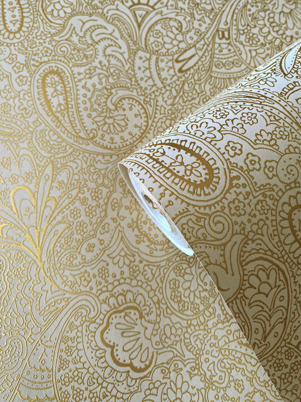 Paisley Trellis Wallpaper in Soft Gold