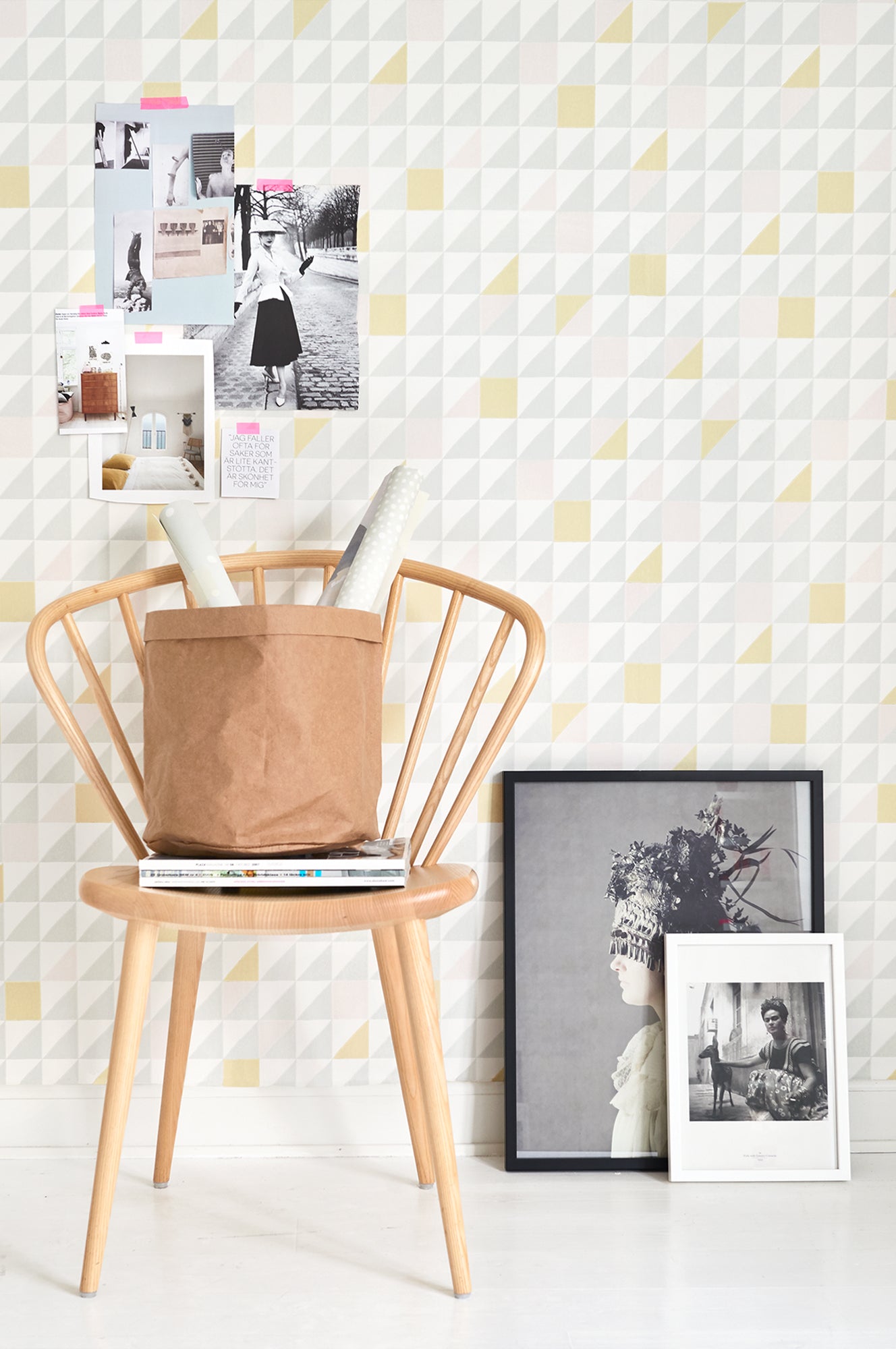Katinka Pink Wallpaper by Majvillan