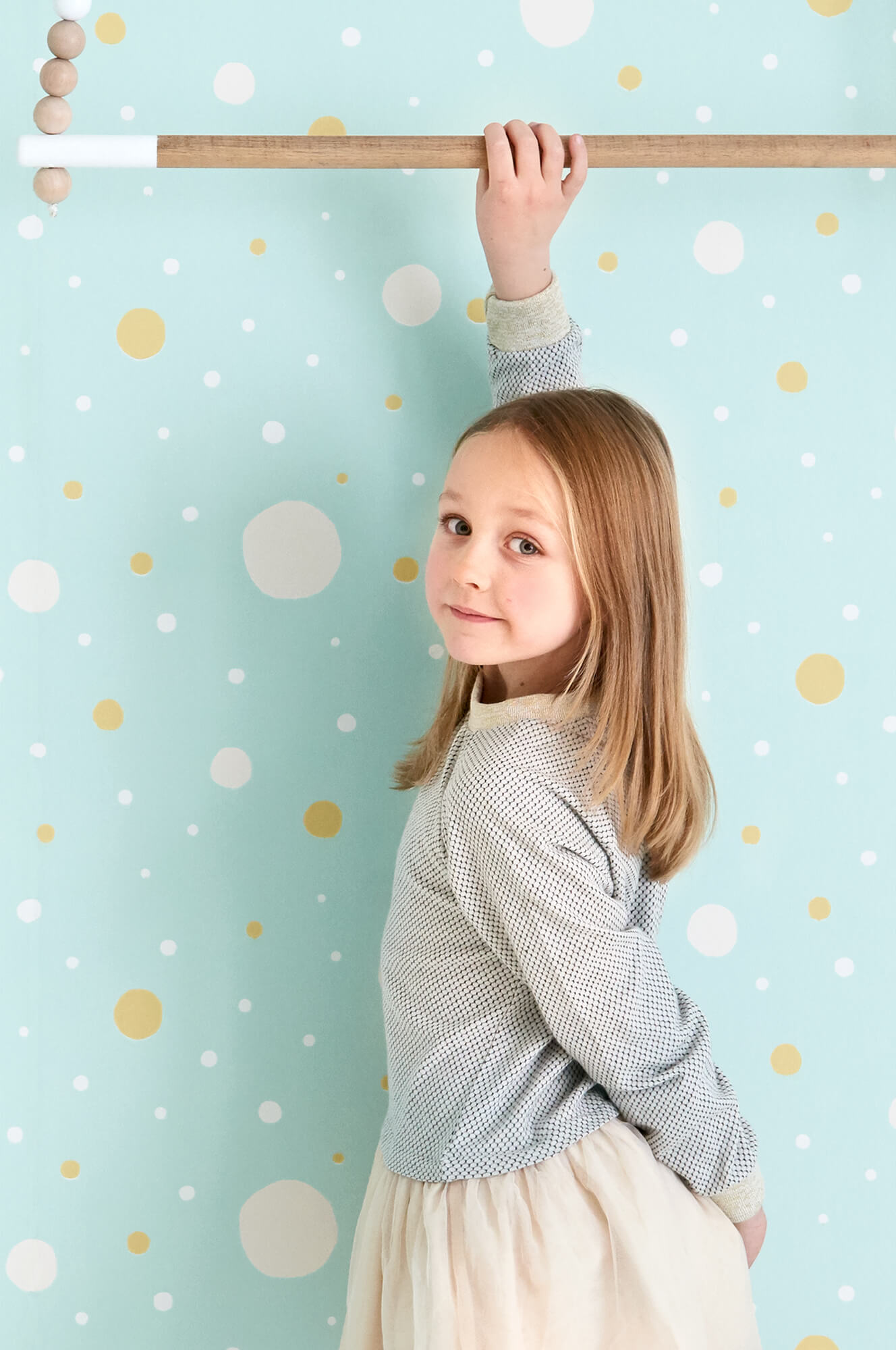 Confetti Turquoise Wallpaper by Majvillan