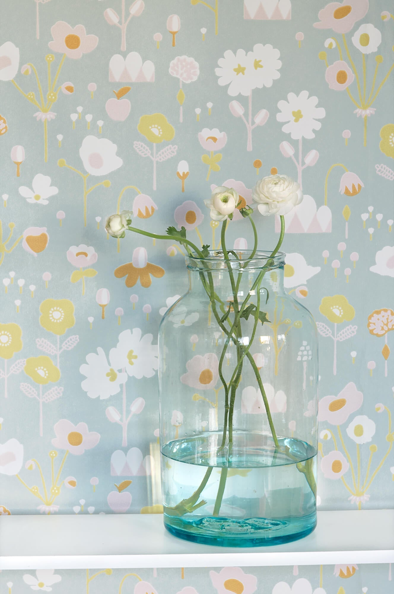 Bloom Grey Wallpaper by Majvillan