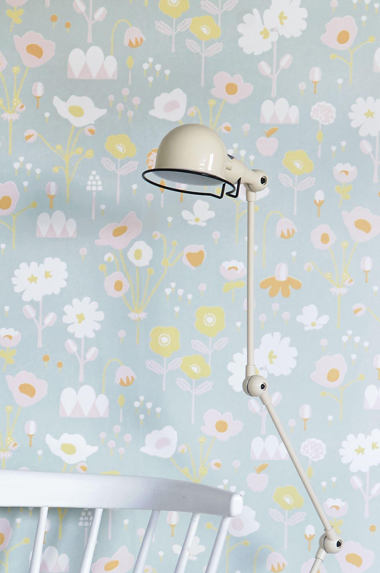 Bloom Grey Wallpaper by Majvillan
