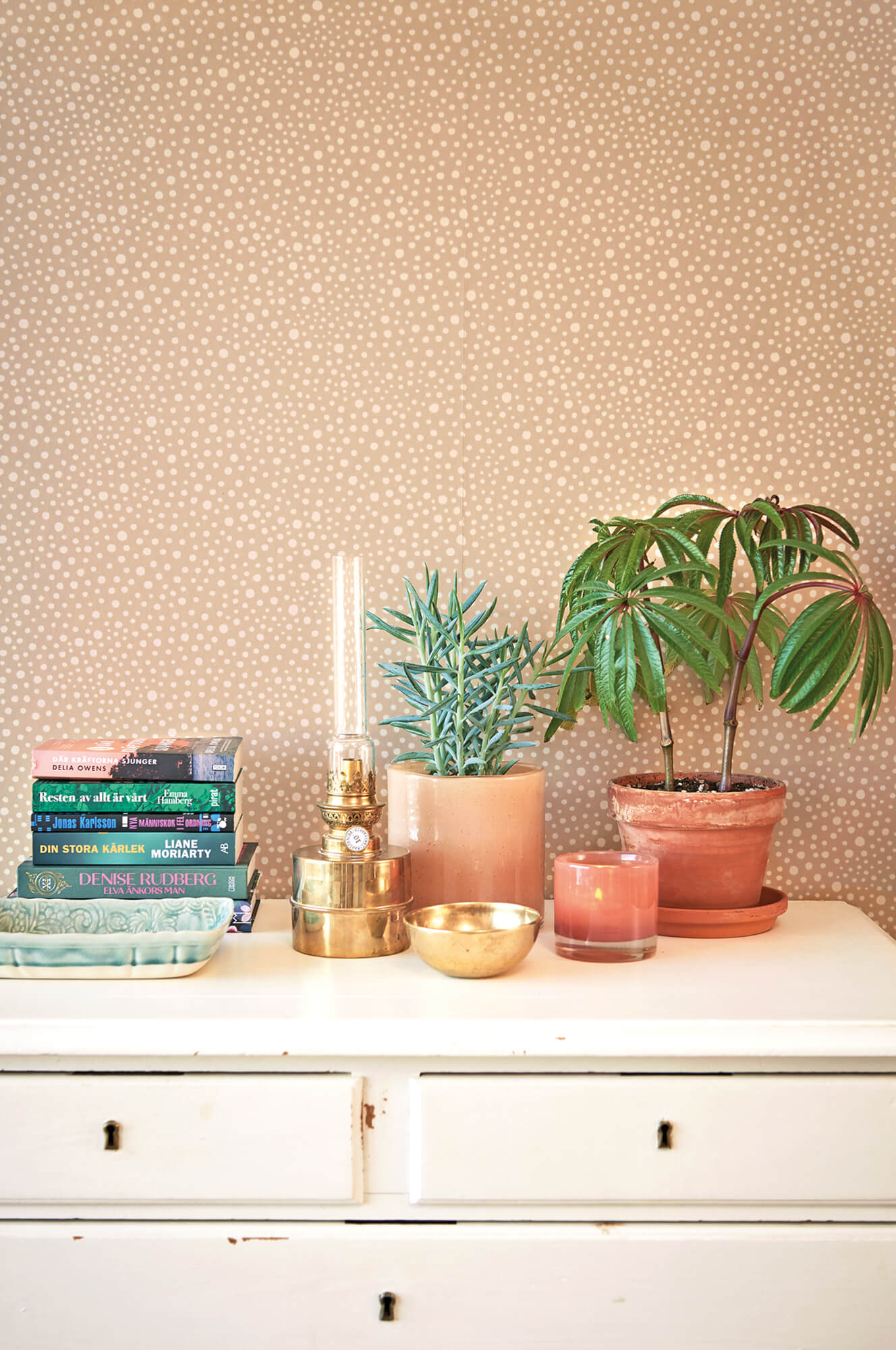 Dots Wallpaper in Teddy Brown