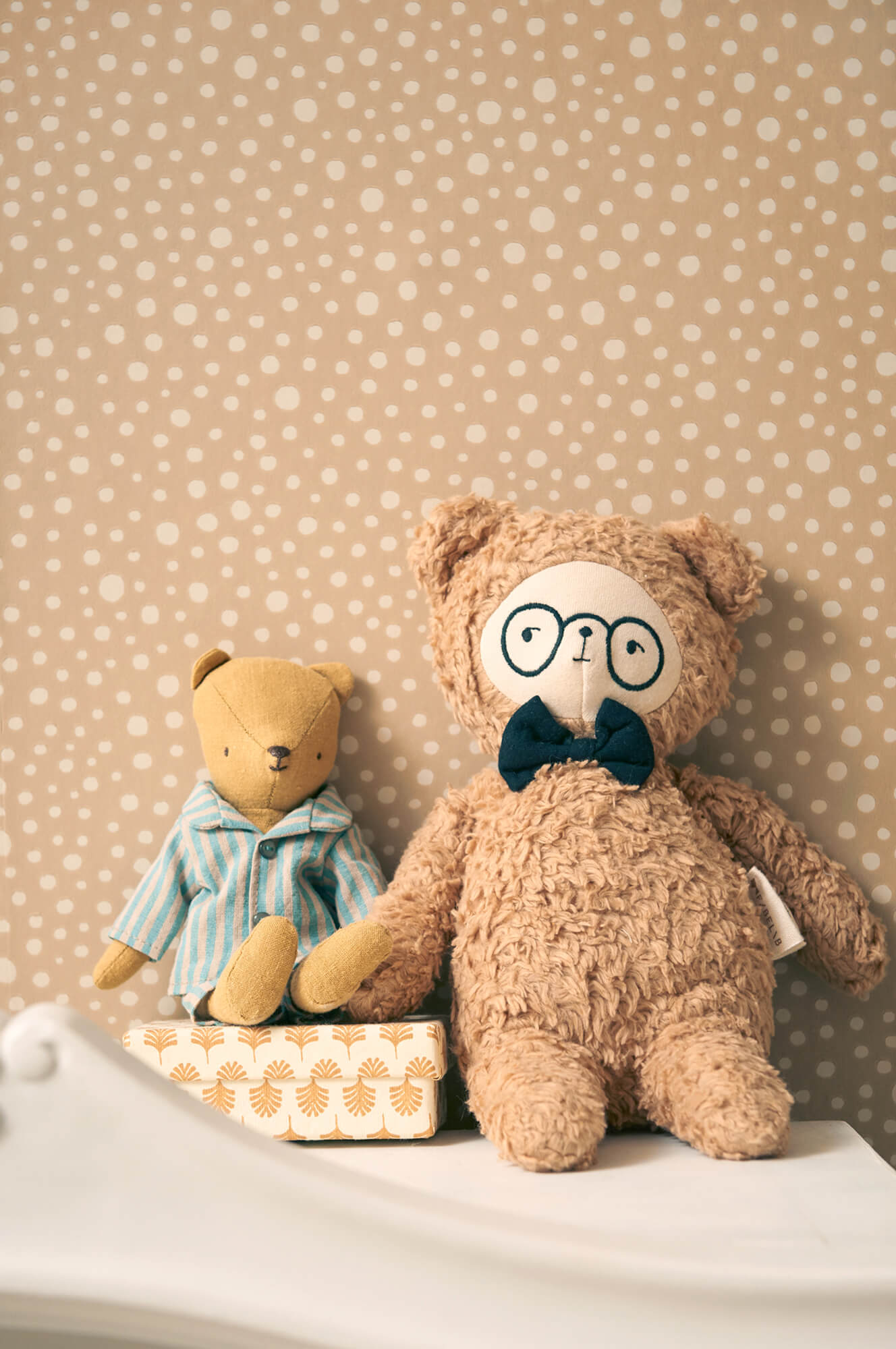 Dots Wallpaper in Teddy Brown