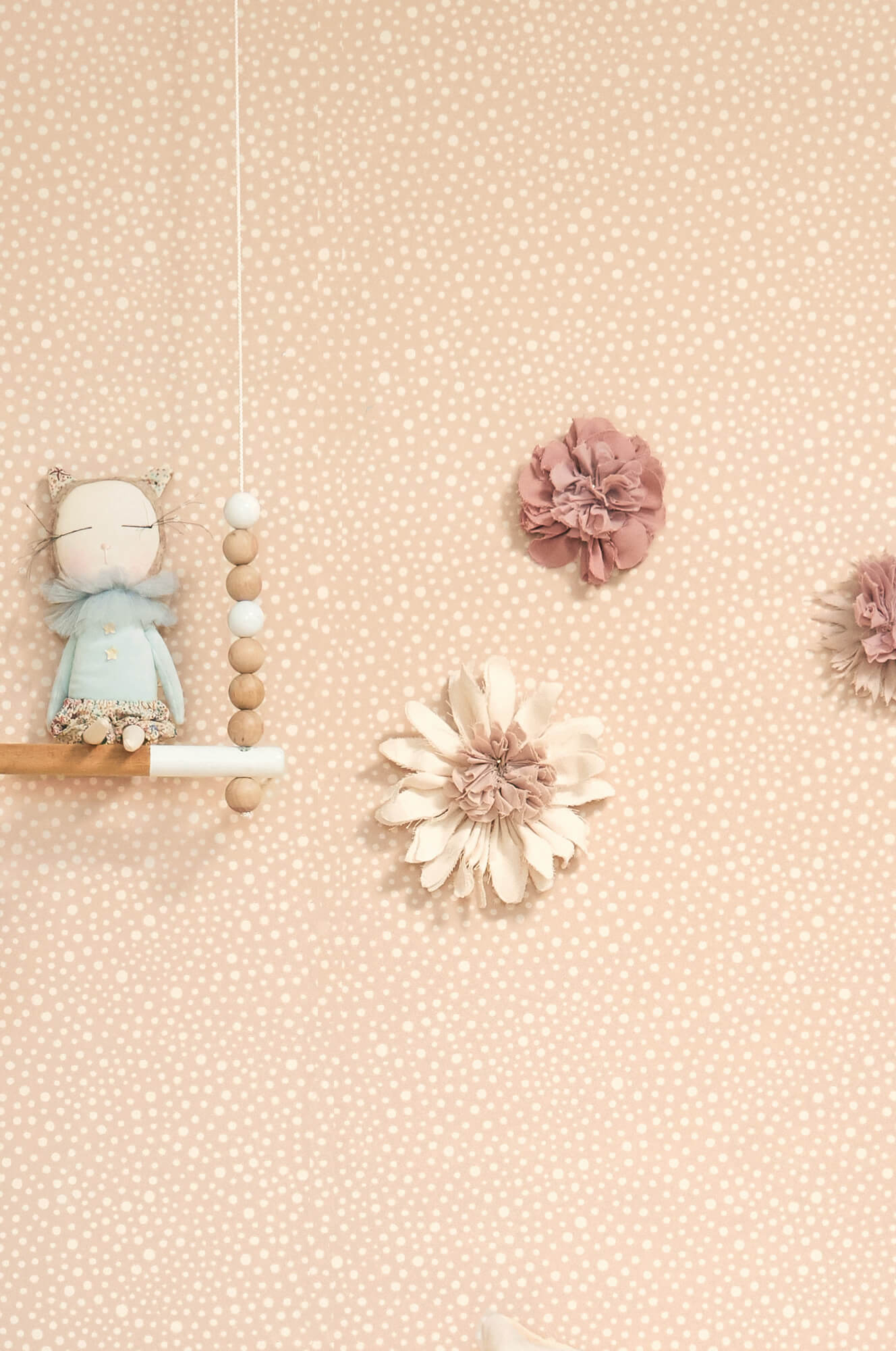 Dots Wallpaper in Soft Pink