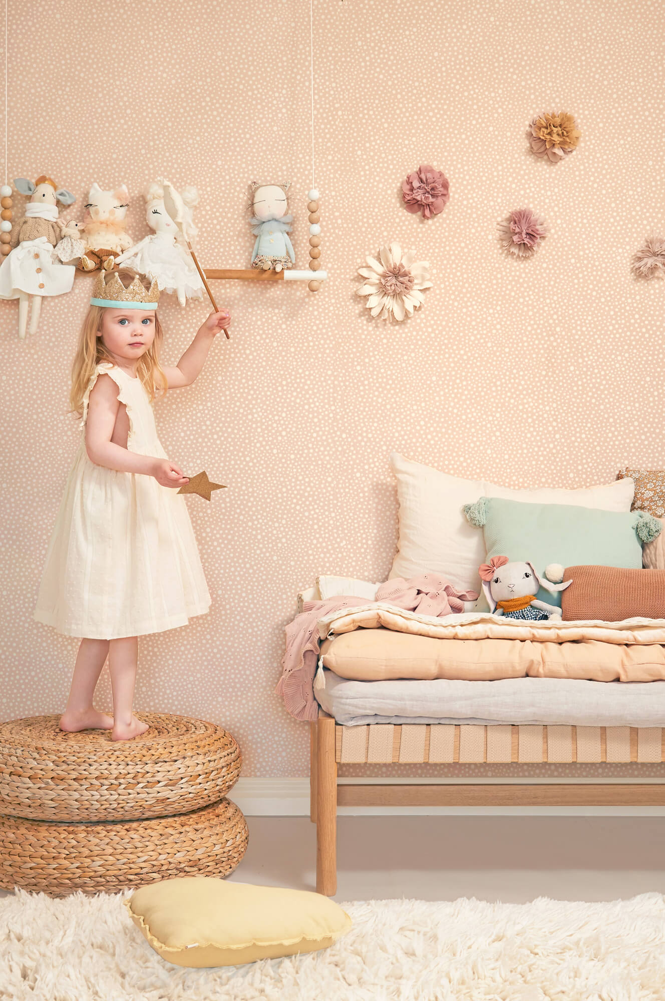 Dots Wallpaper in Soft Pink