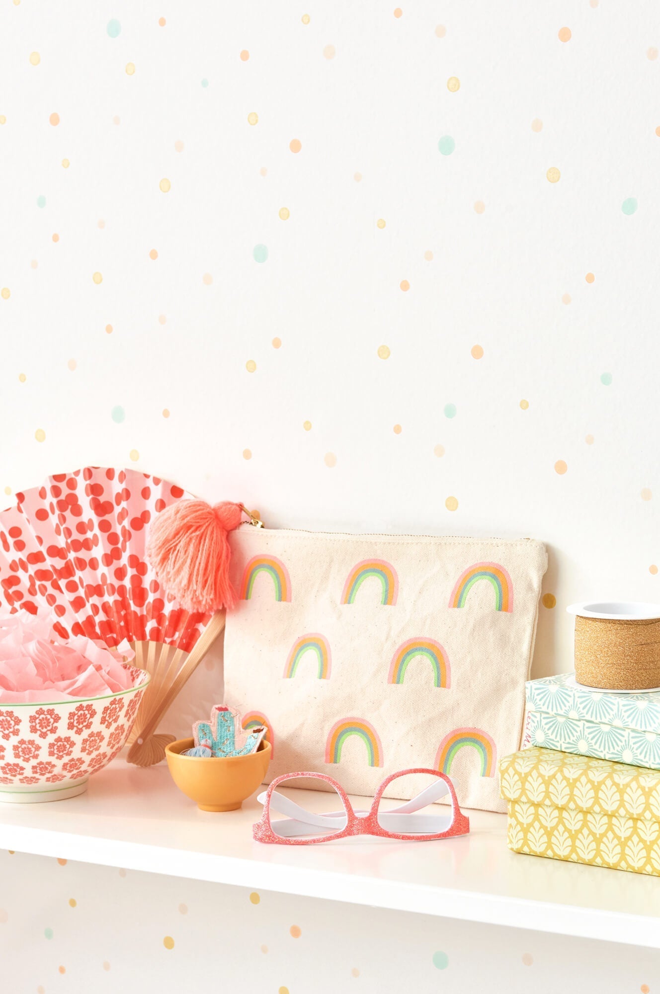 Stardust Shimmering White Wallpaper by Majvillan