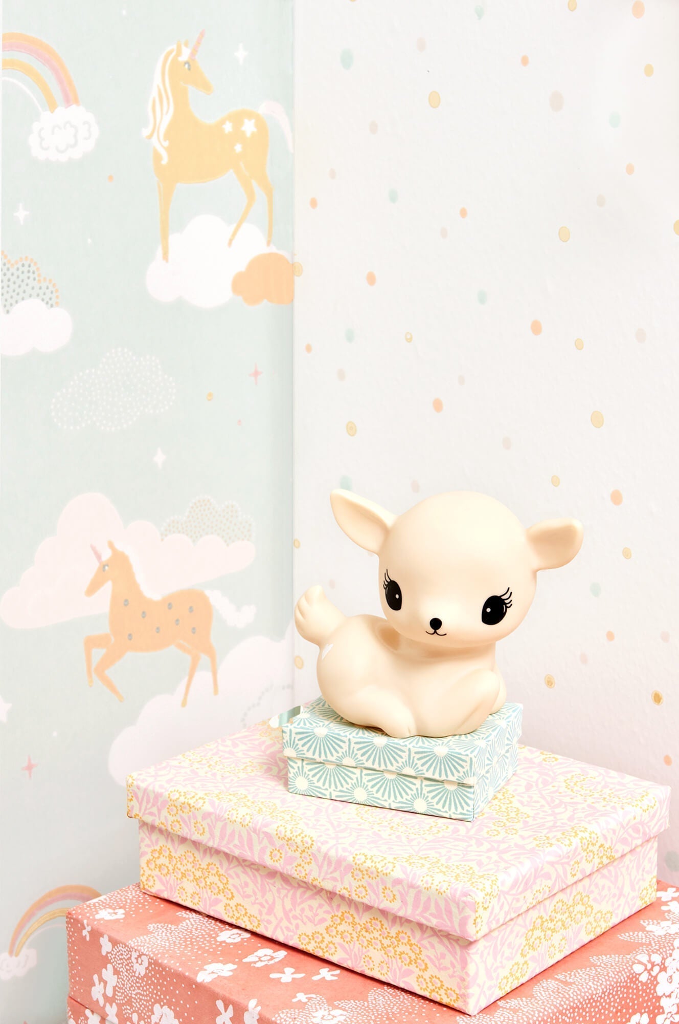 Stardust Shimmering White Wallpaper by Majvillan