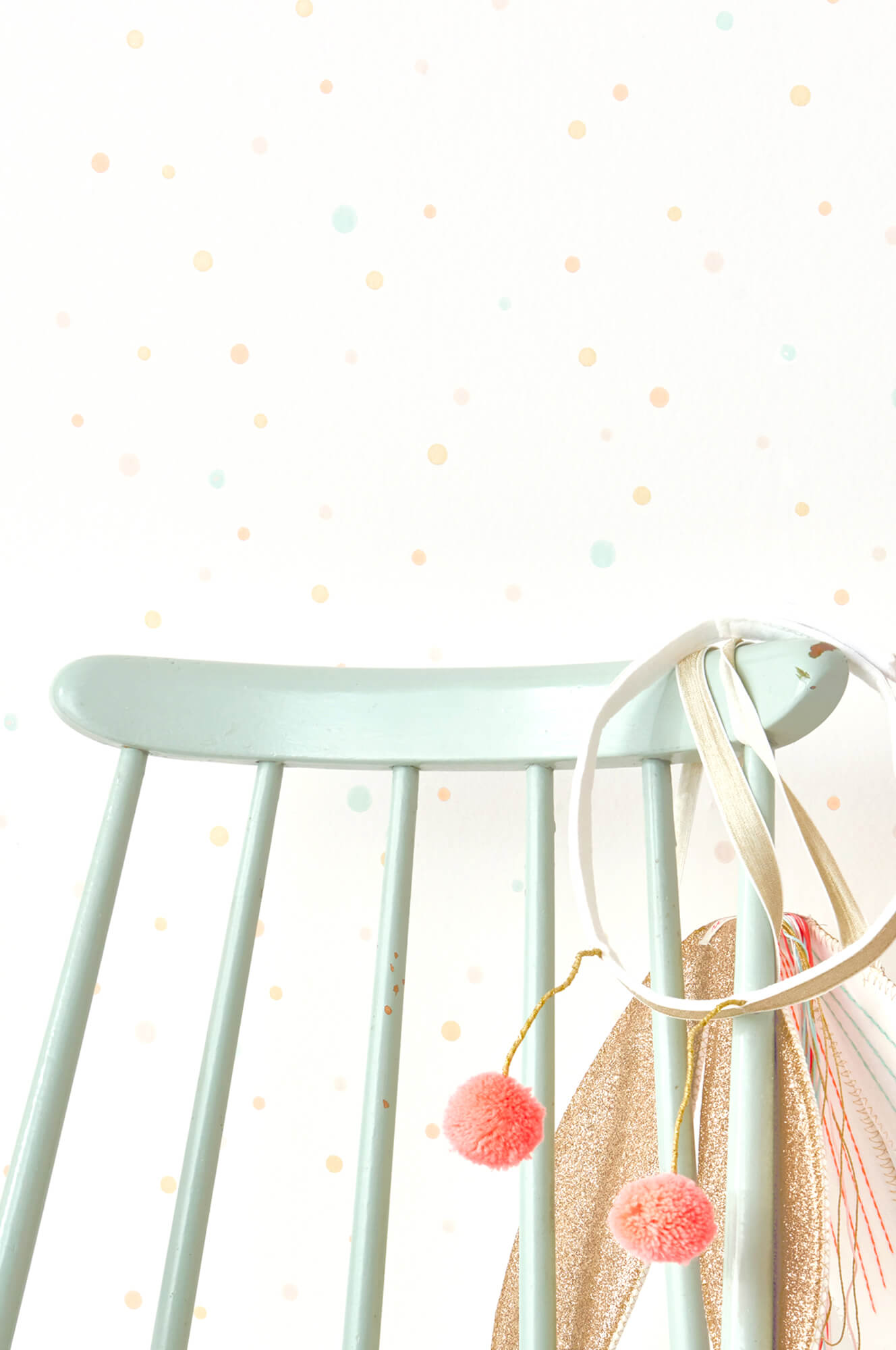 Stardust Shimmering White Wallpaper by Majvillan