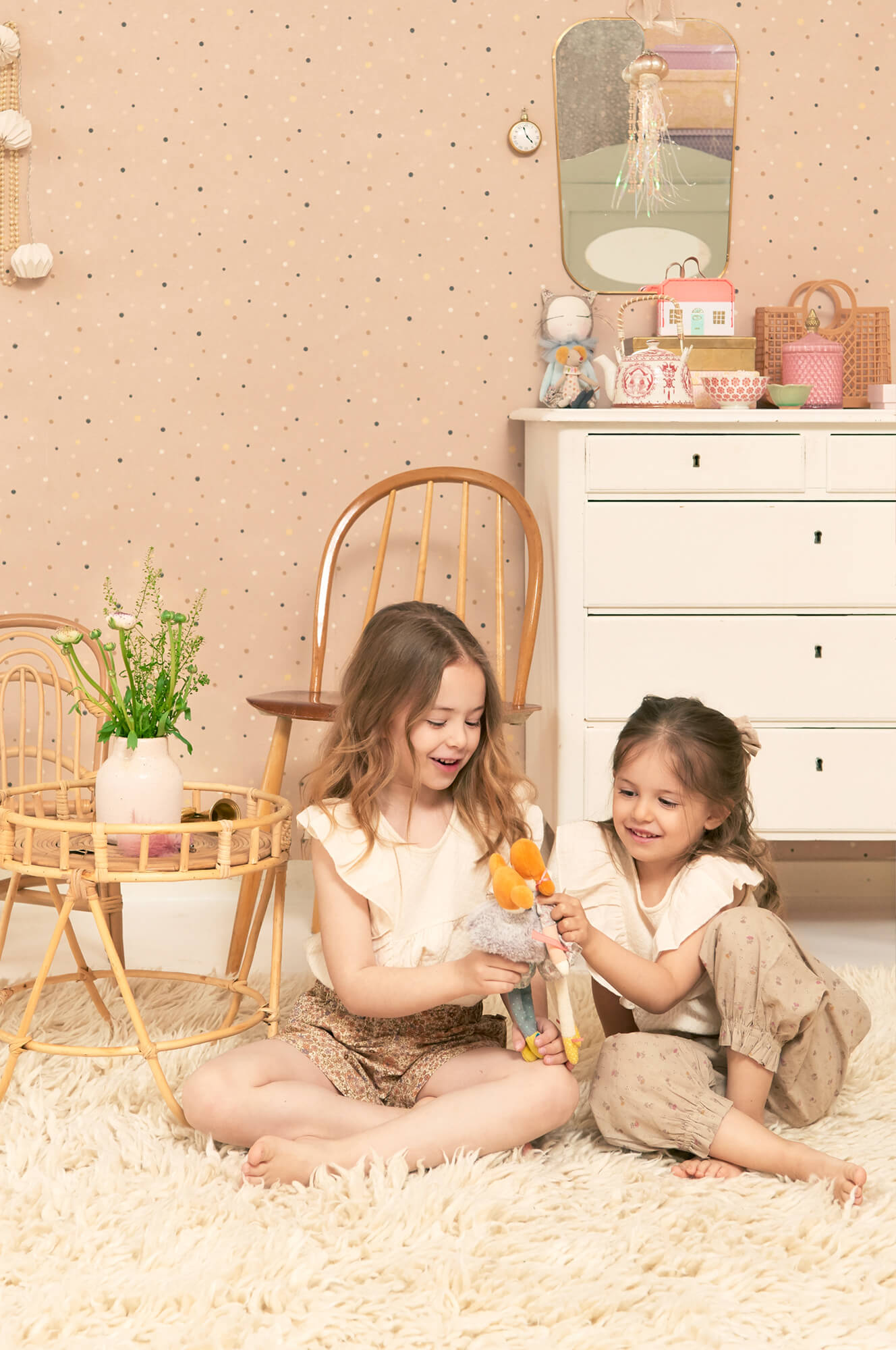 Stardust Wallpaper in Shimmering Pink