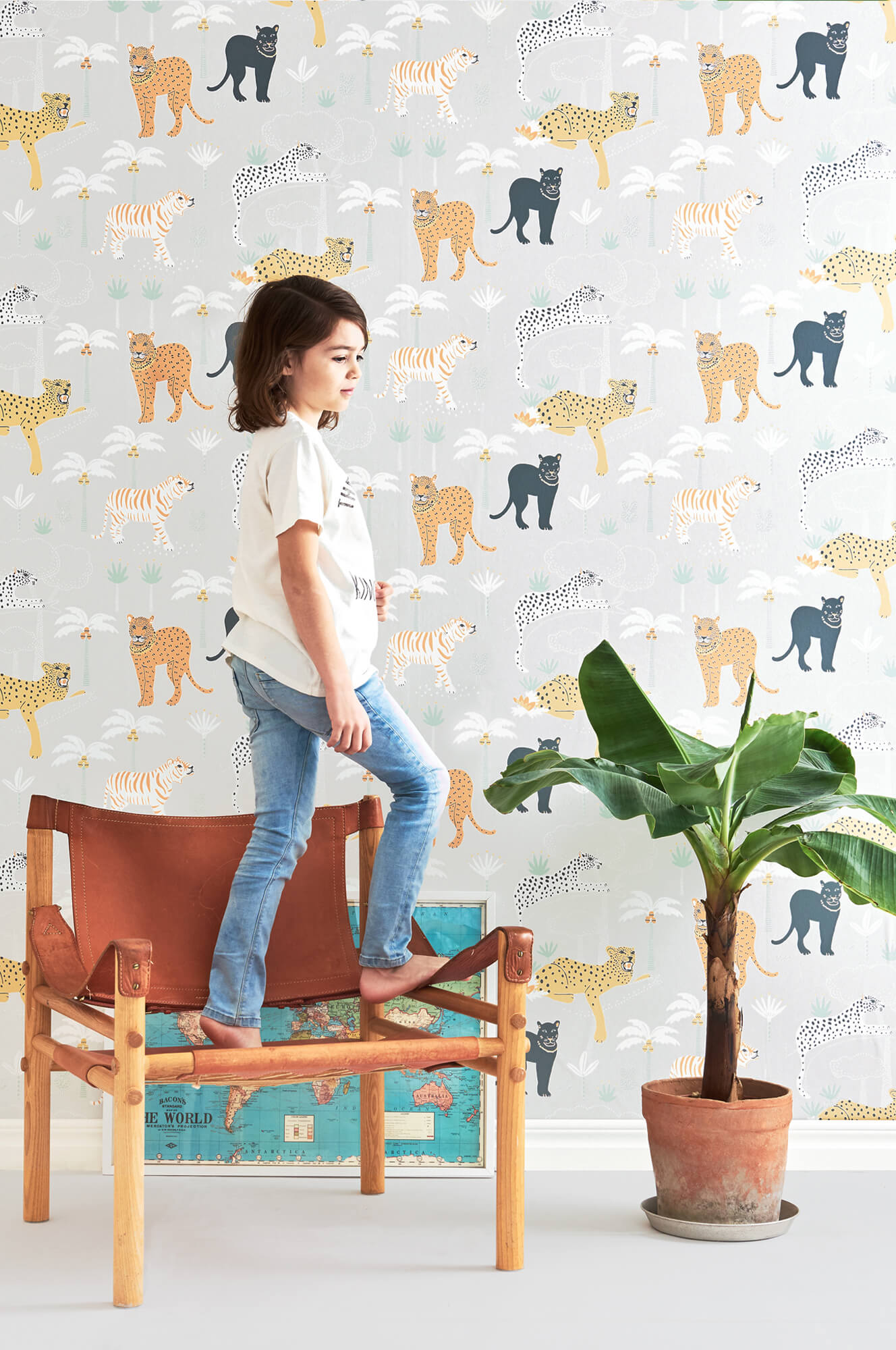 Black Panther Light Grey Wallpaper by Majvillan