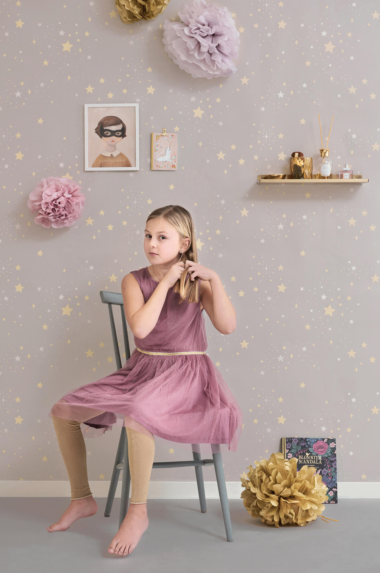 Twinkle Dusty Lilac Wallpaper by Majvillan