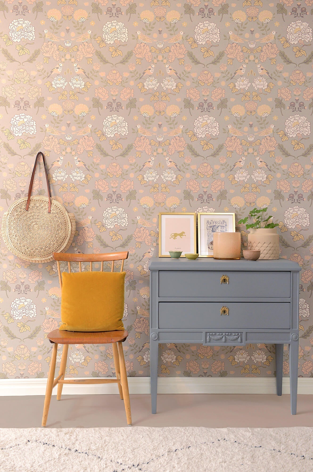 June Mindful Grey Wallpaper by Majvillan