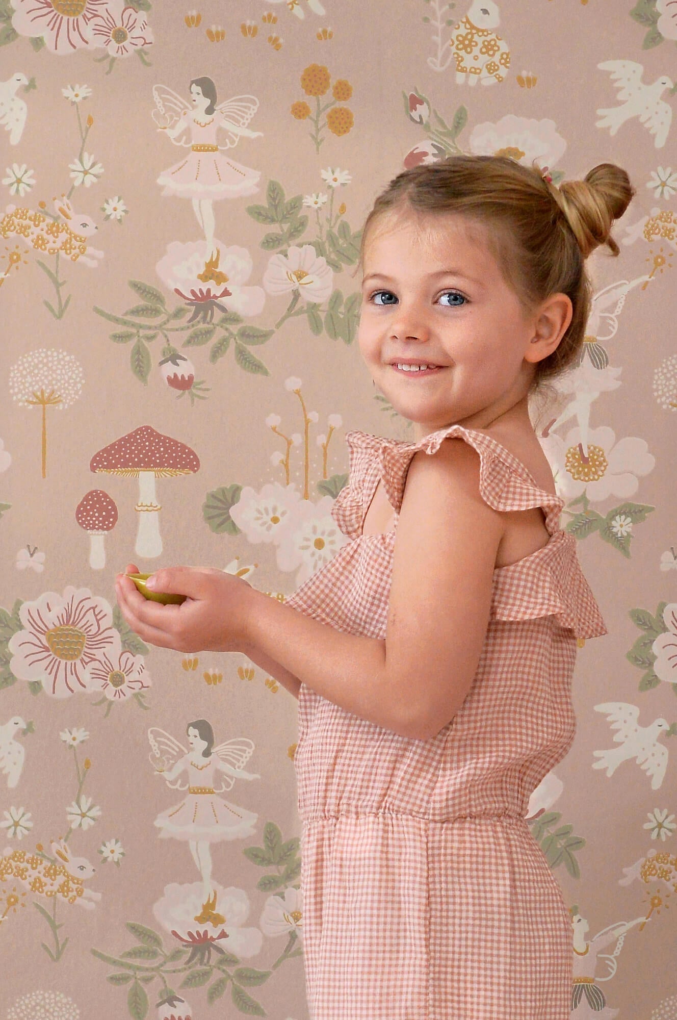 Old Garden Dusty Rose Wallpaper by Majvillan