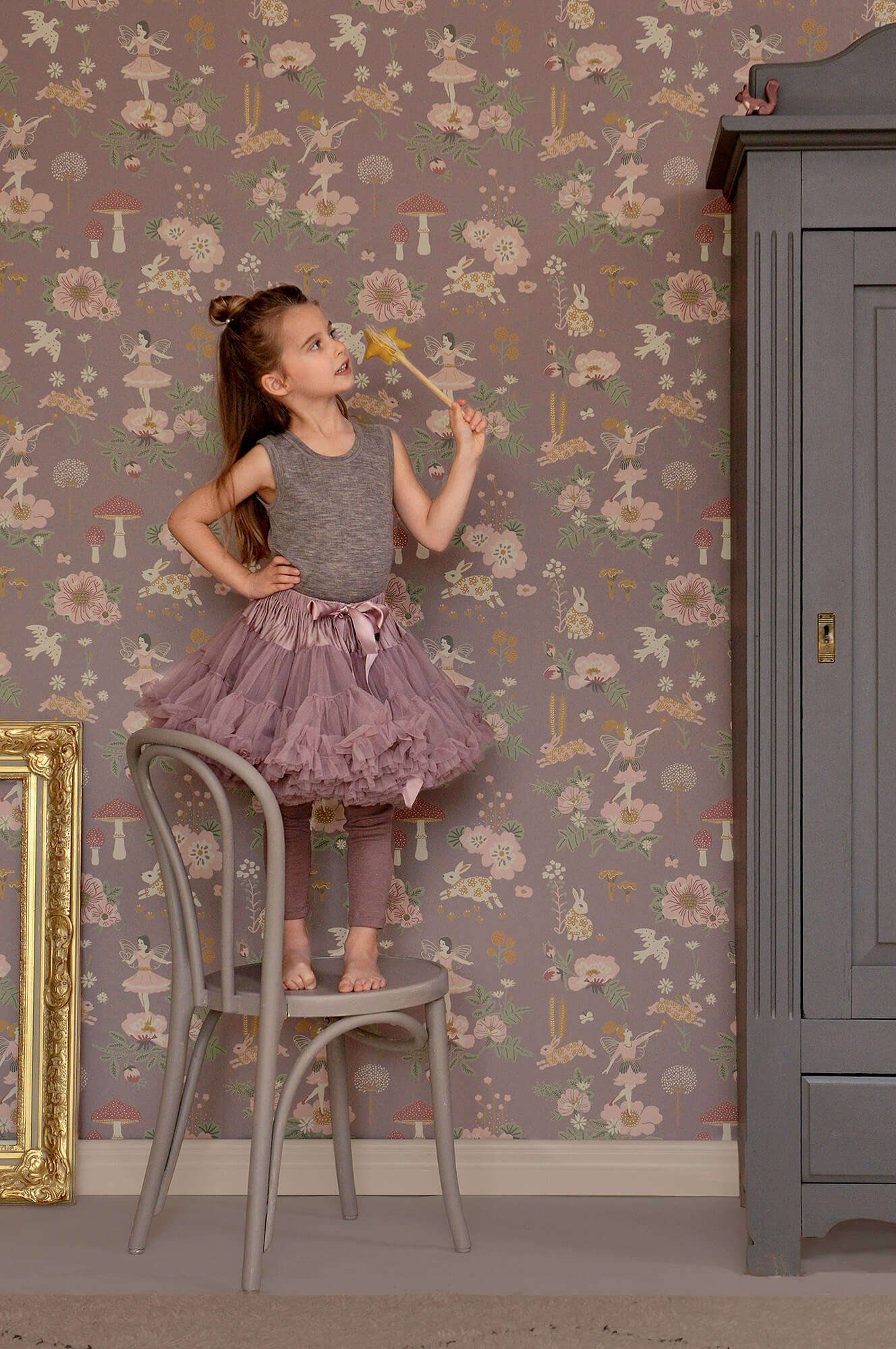 Old Garden Plum Wallpaper by Majvillan
