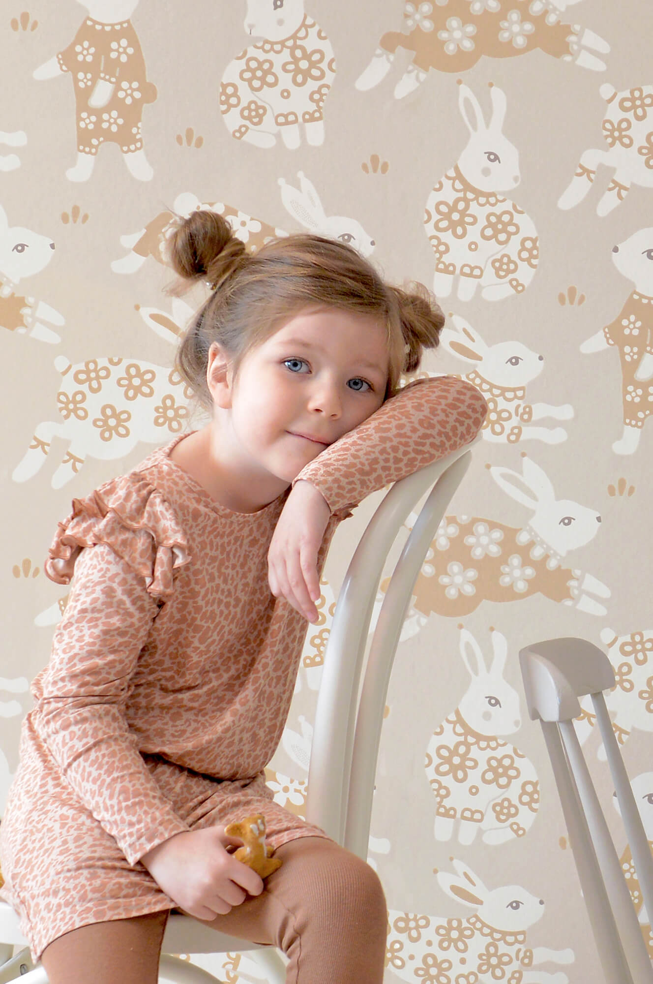 Garden Party Sandy Grey Wallpaper by Majvillan