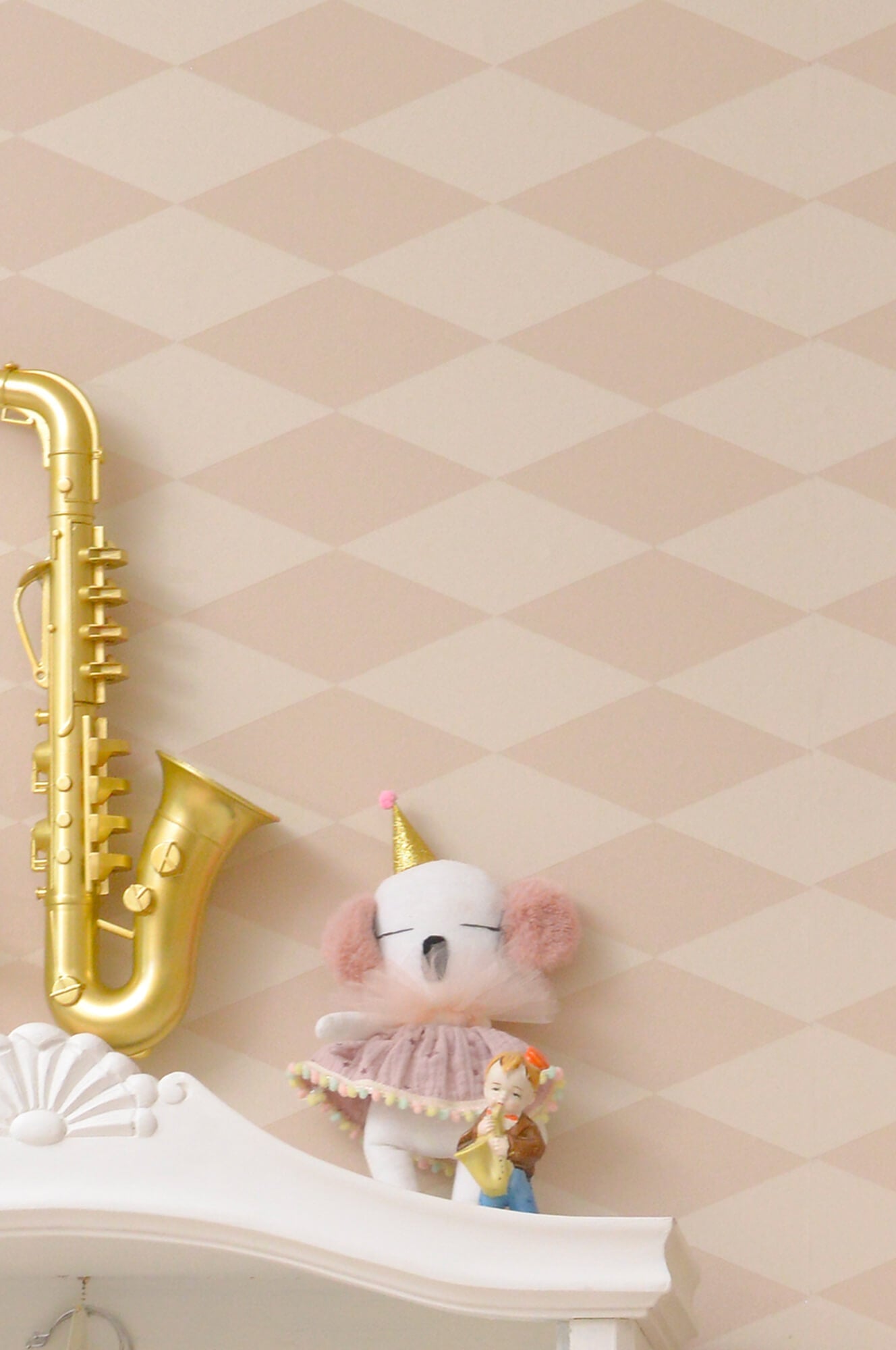 Copenhagen Beige Pink Wallpaper by Majvillan