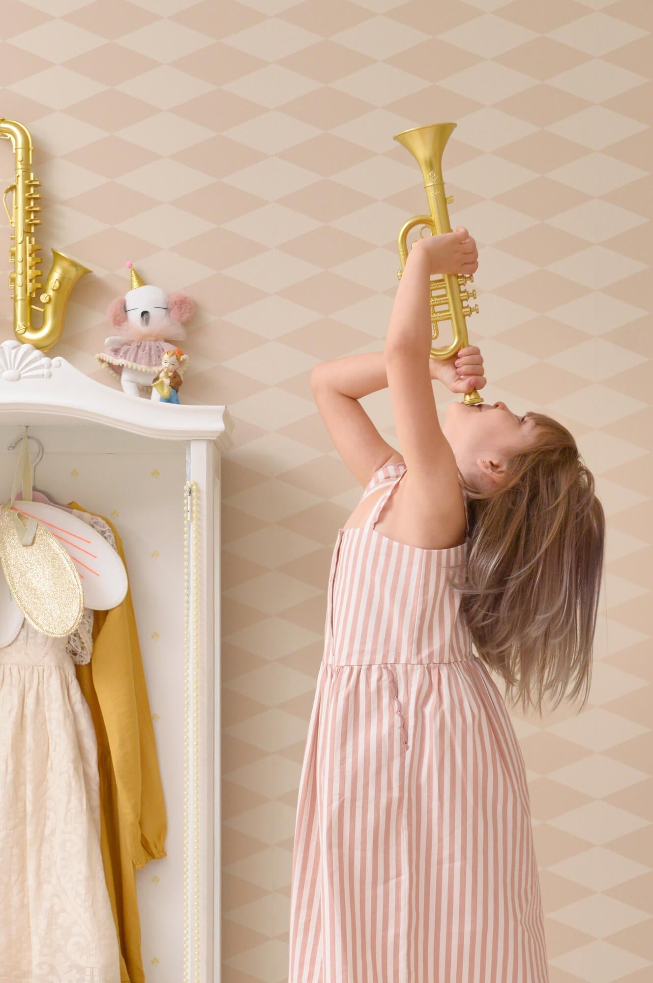 Copenhagen Beige Pink Wallpaper by Majvillan