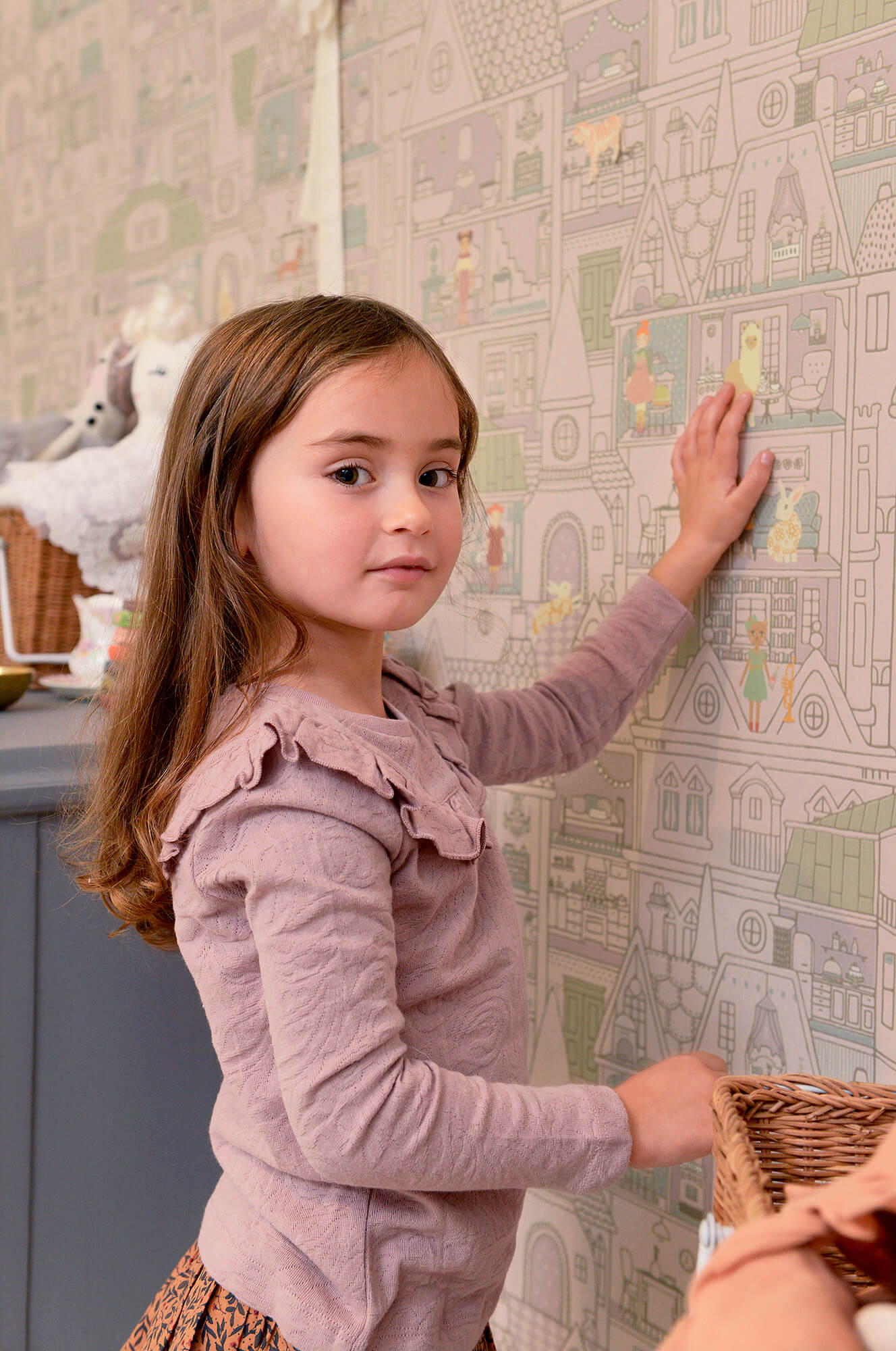 Dollhouse Soft Lilac Wallpaper by Majvillan