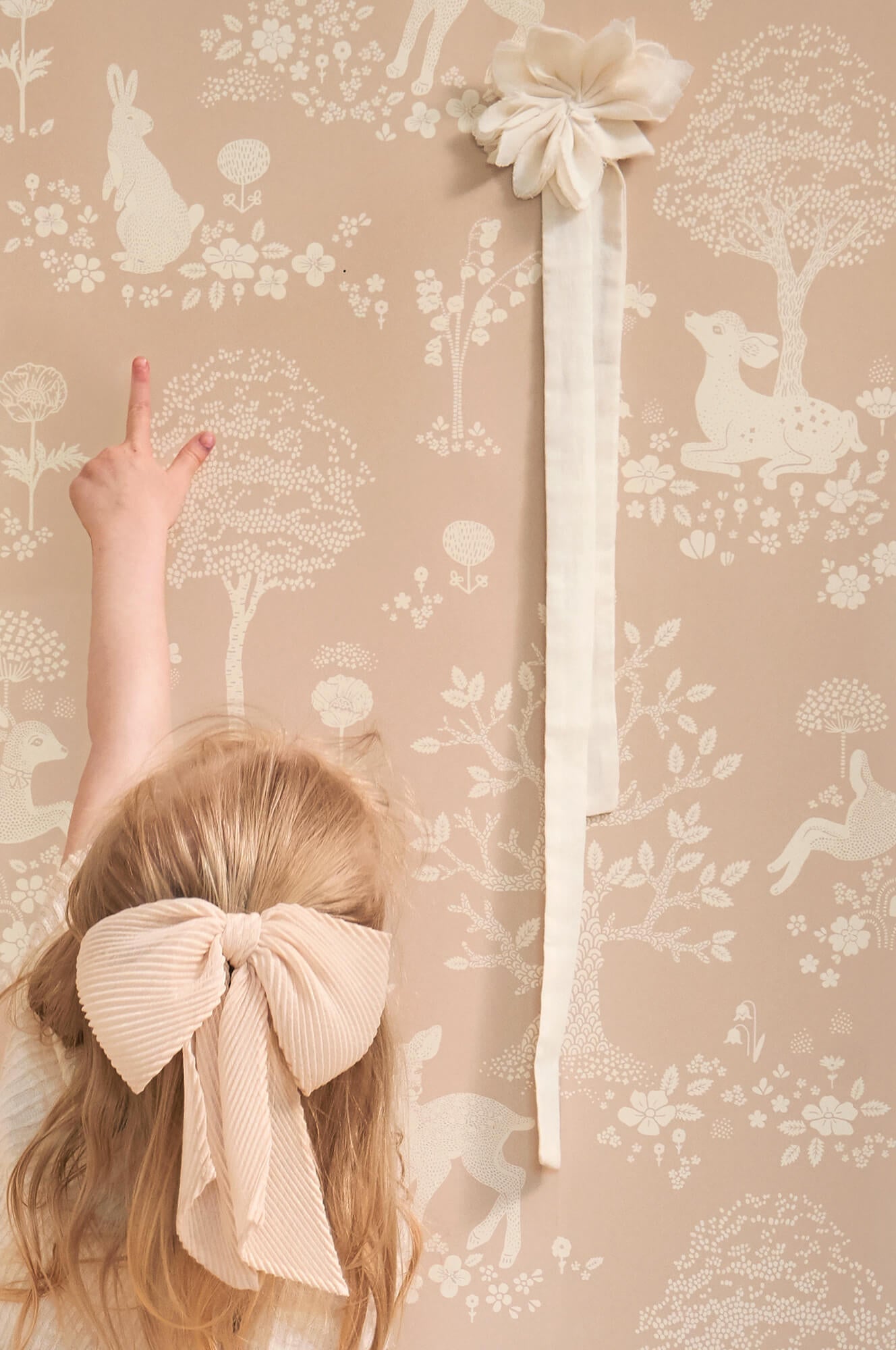 Summer Fields Wallpaper in Powder Pink